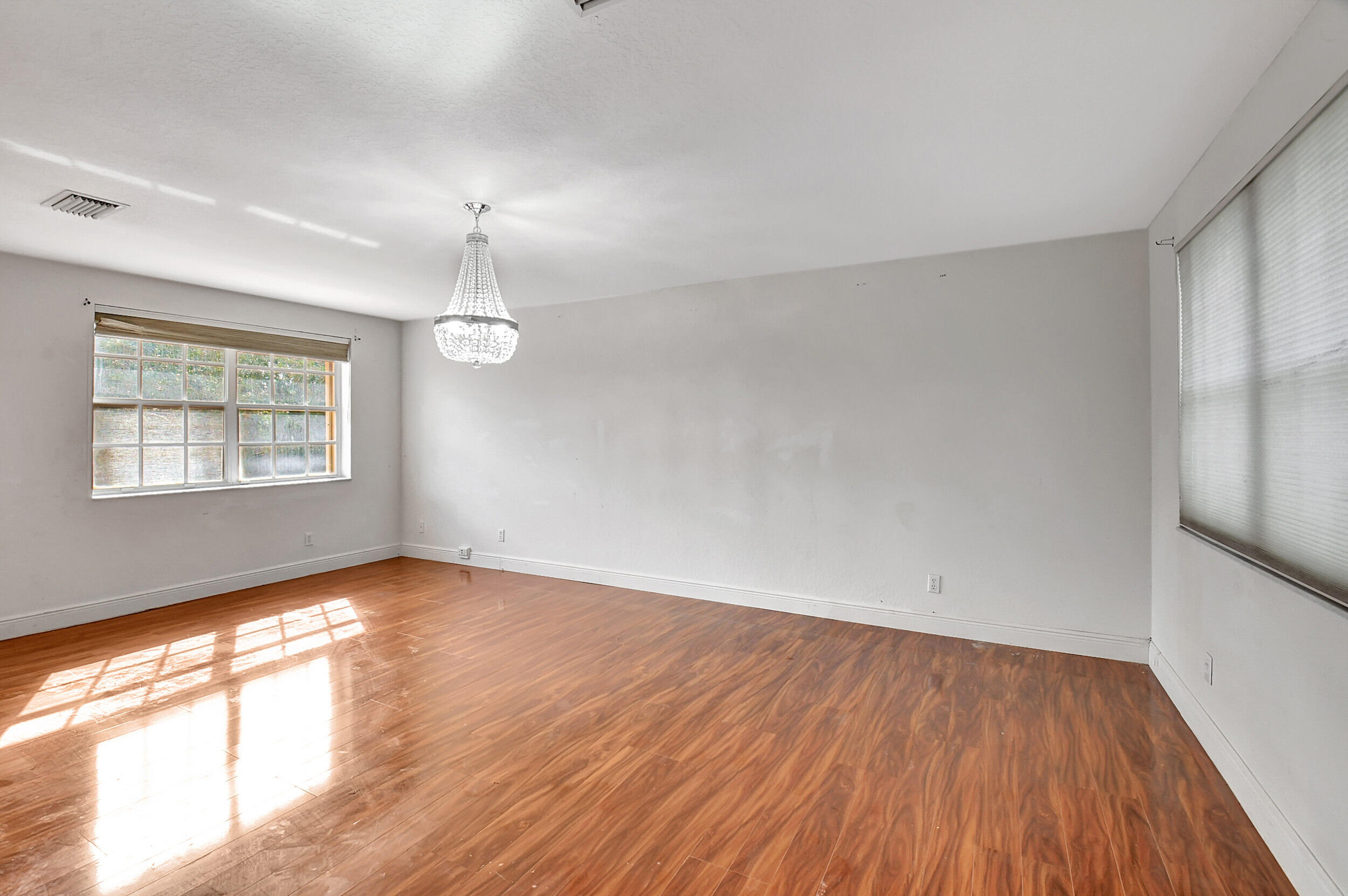 7555 Cedar Hurst Court Property Photo 6