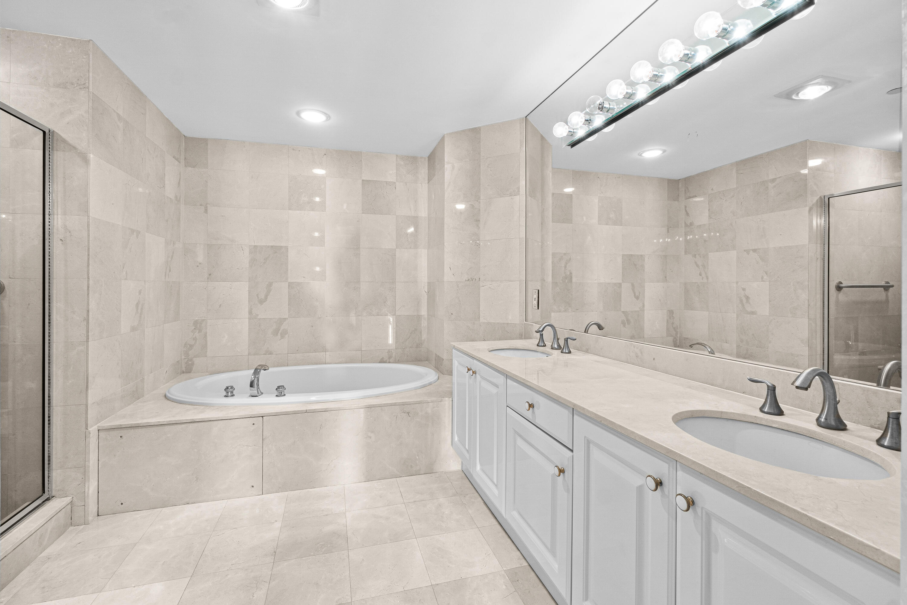 800 Ocean Drive 204 Property Photo 17