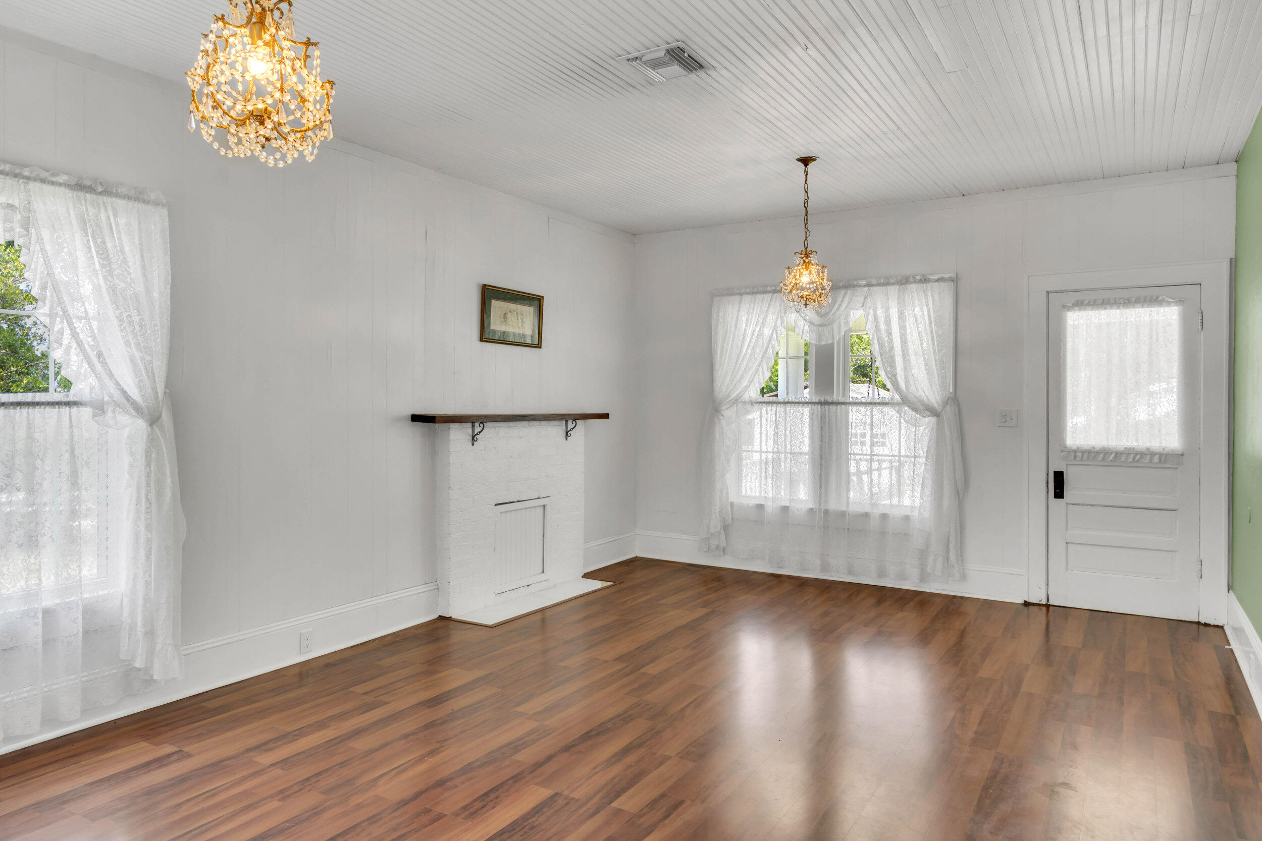 453 Bell Avenue Property Photo 7