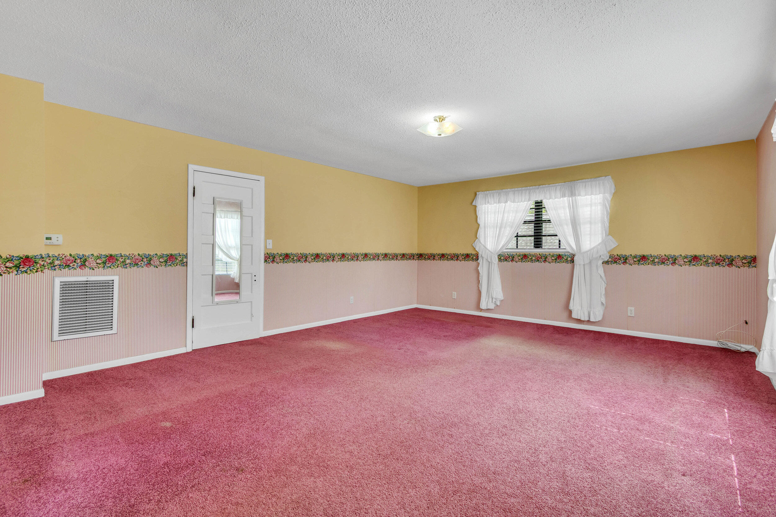 453 Bell Avenue Property Photo 32