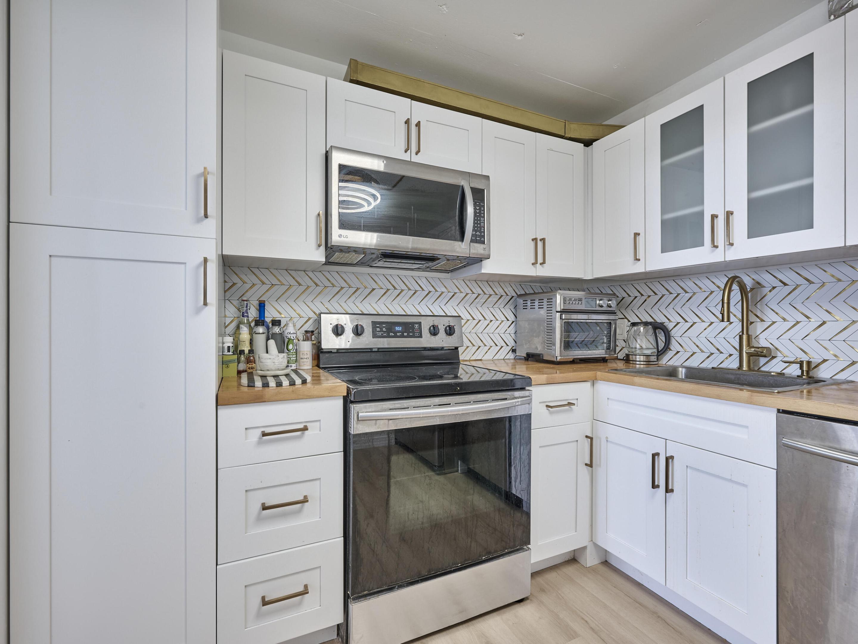 301 N Ocean Boulevard 306 Property Photo 19
