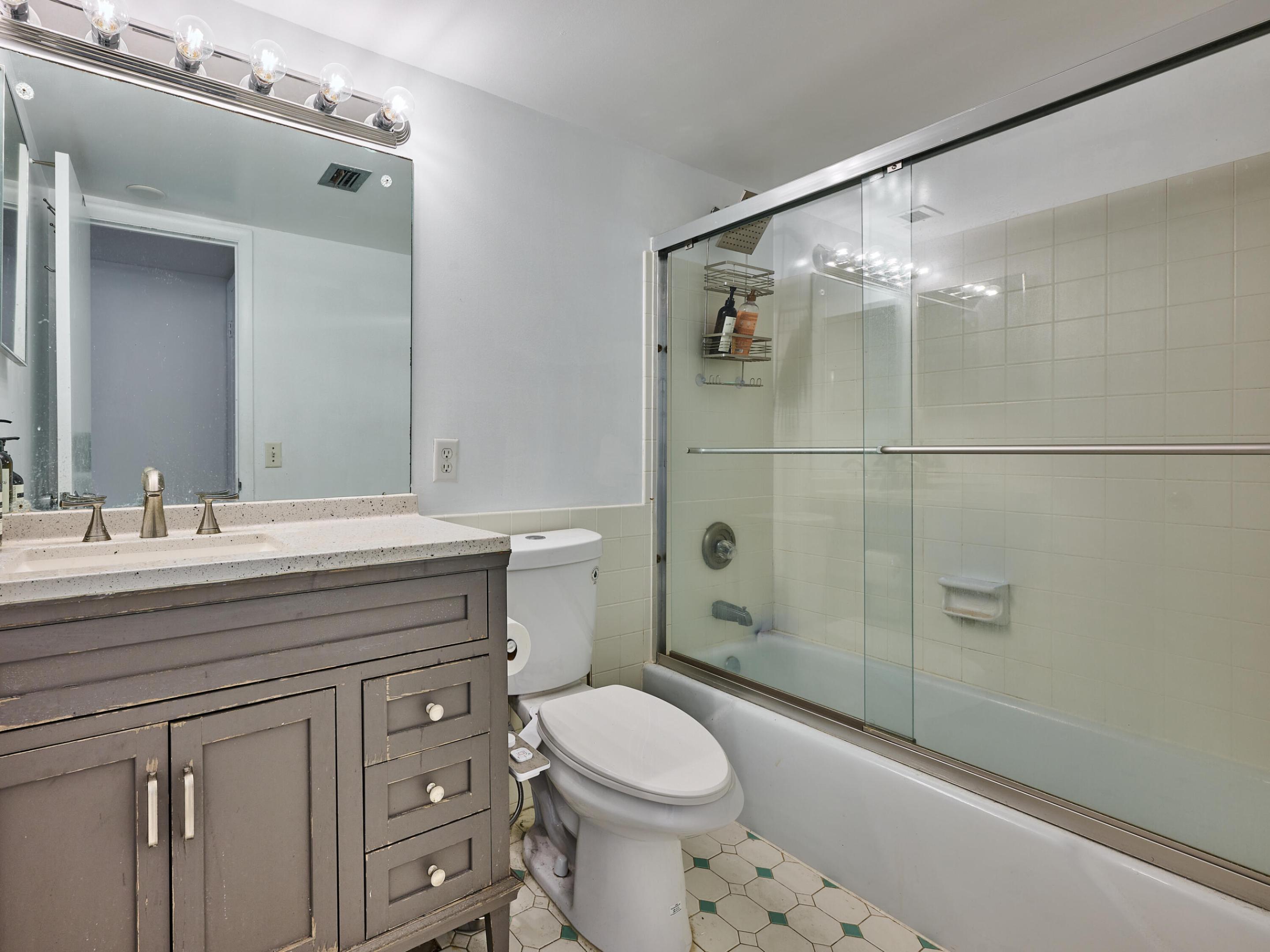 301 N Ocean Boulevard 306 Property Photo 25