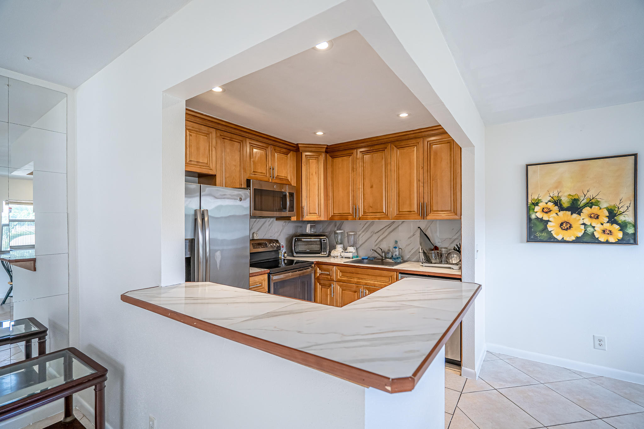 467 Saxony J Way Property Photo 3