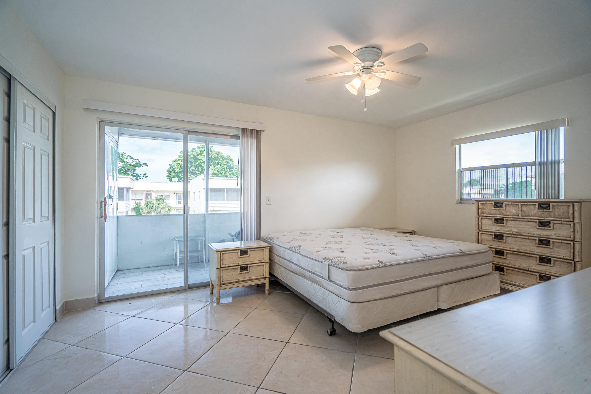 467 Saxony J Way Property Photo 10