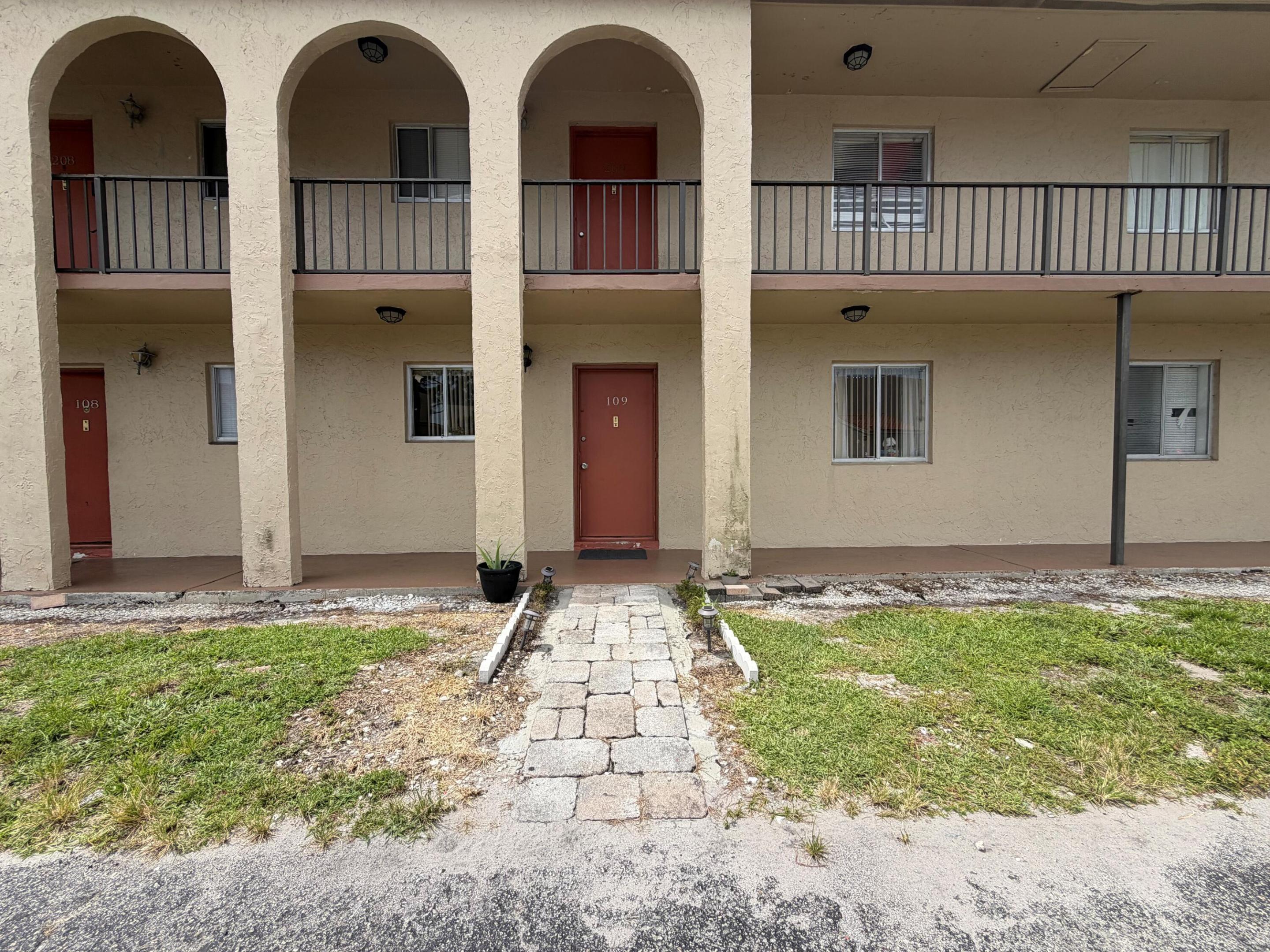 6112 Forest Hill Boulevard 109 Property Photo 1