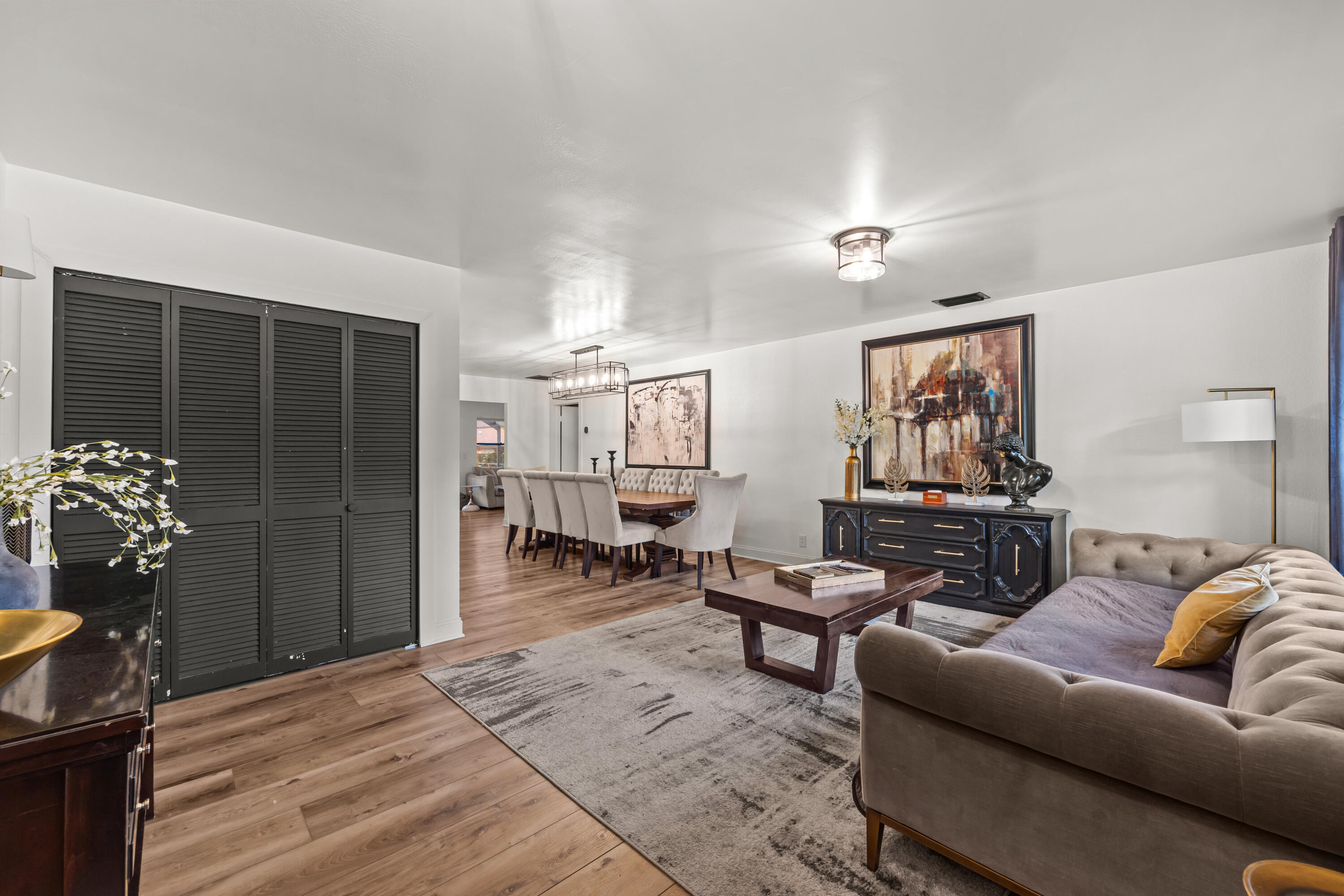 14248 Paddock Drive Property Photo 4