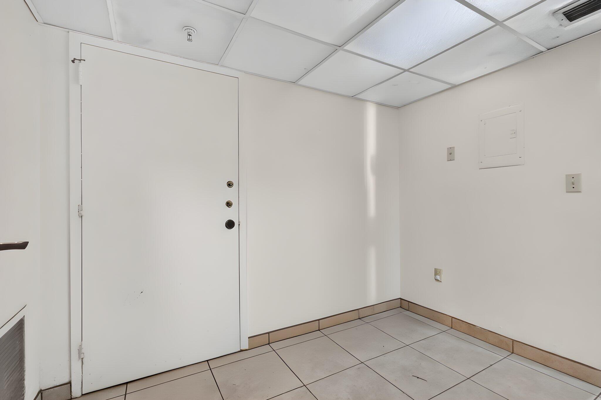 2780 Ne 183rd Street 112 Property Photo 6