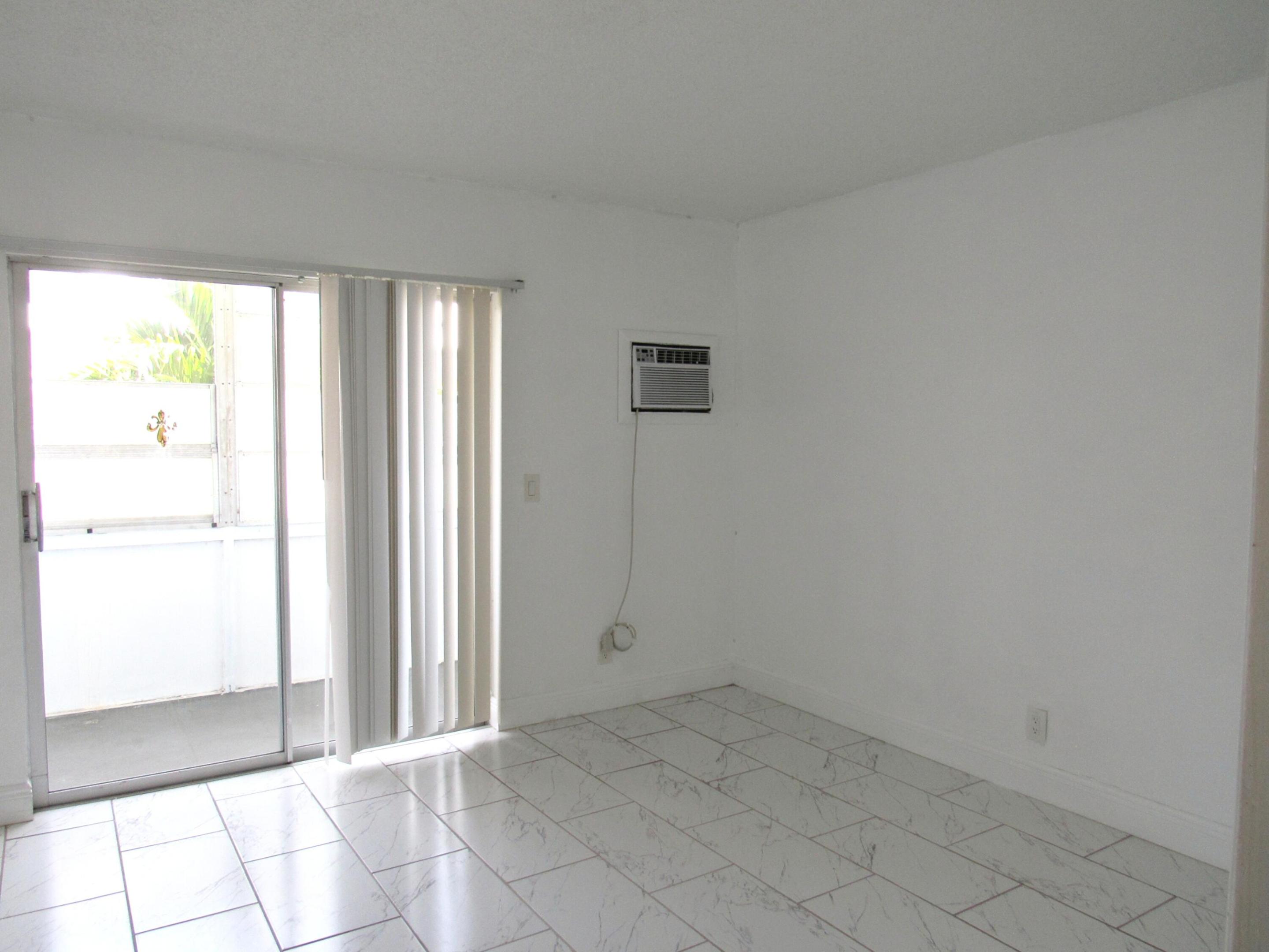 76 Cambridge D Property Photo 6