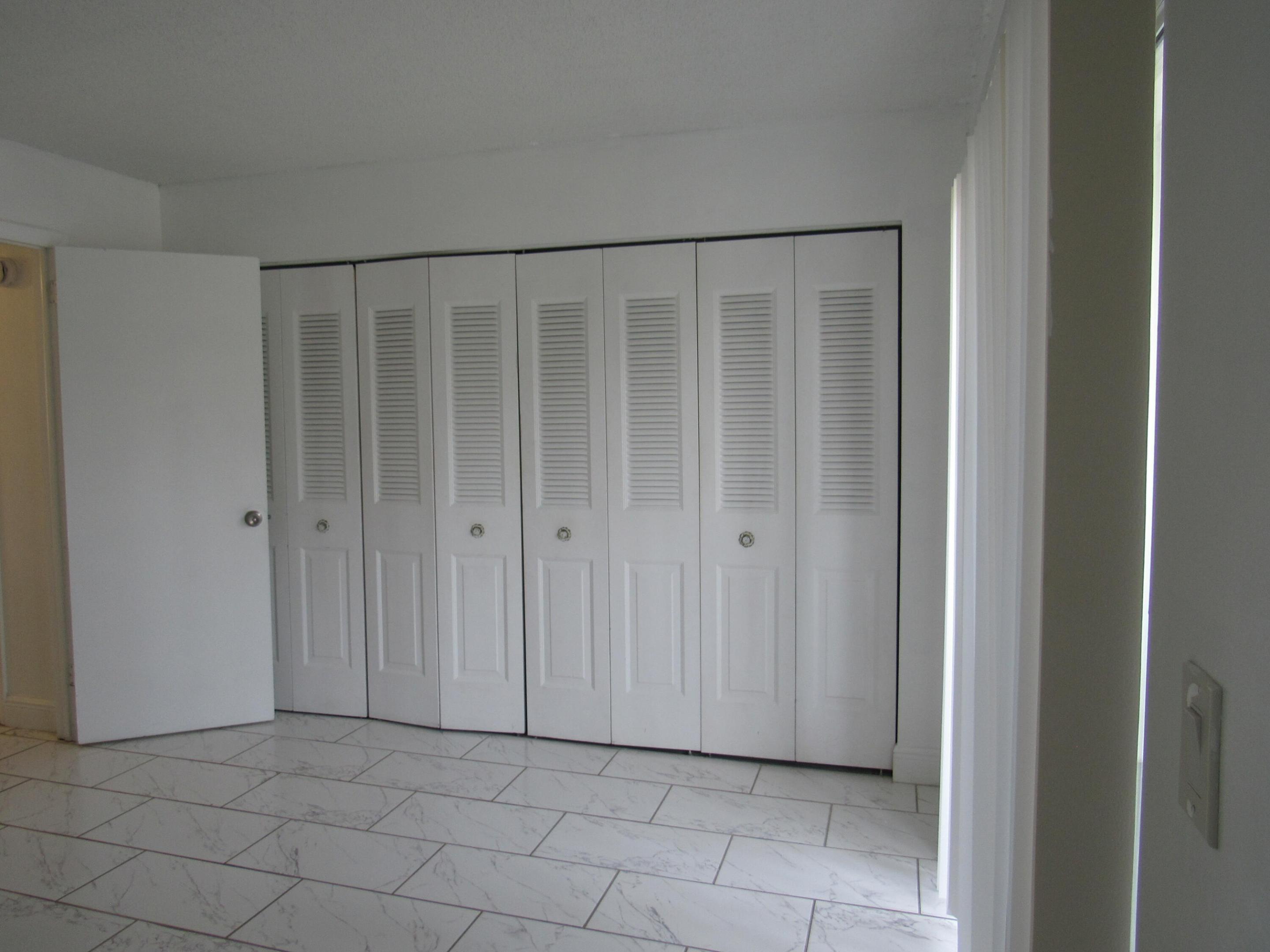 76 Cambridge D Property Photo 8