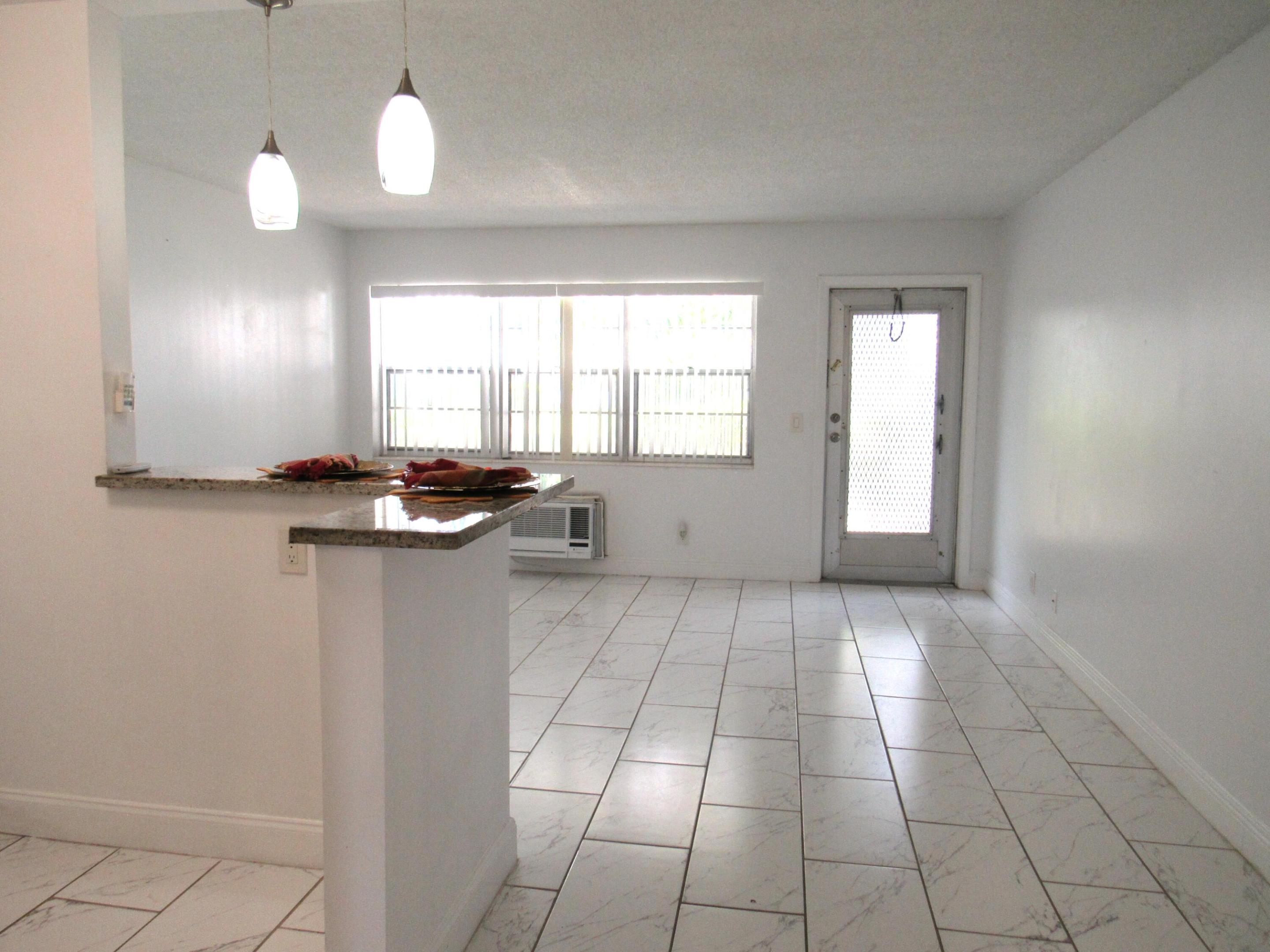 76 Cambridge D Property Photo 11