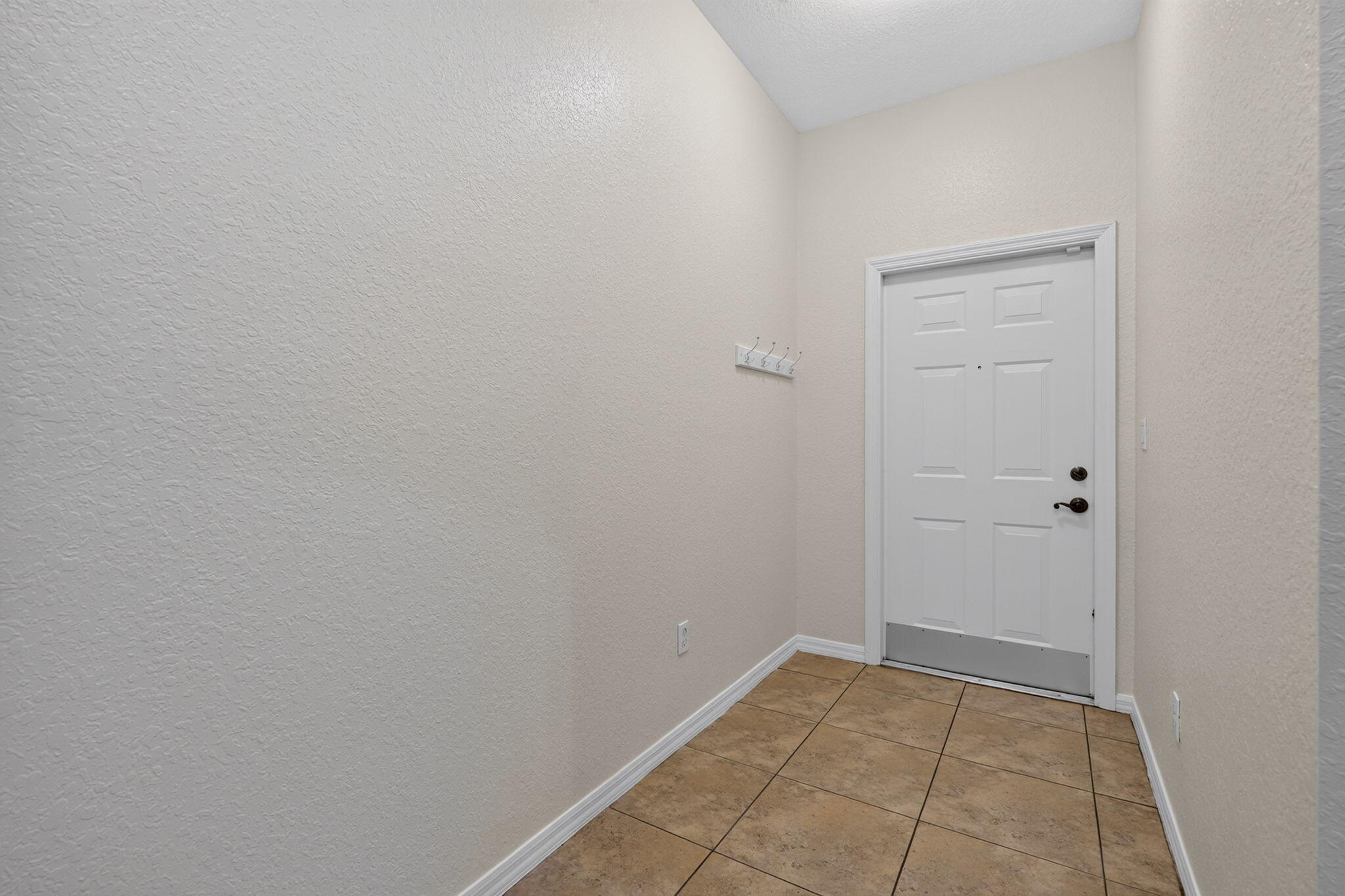 158 W Thatch Palm Circle Property Photo 3