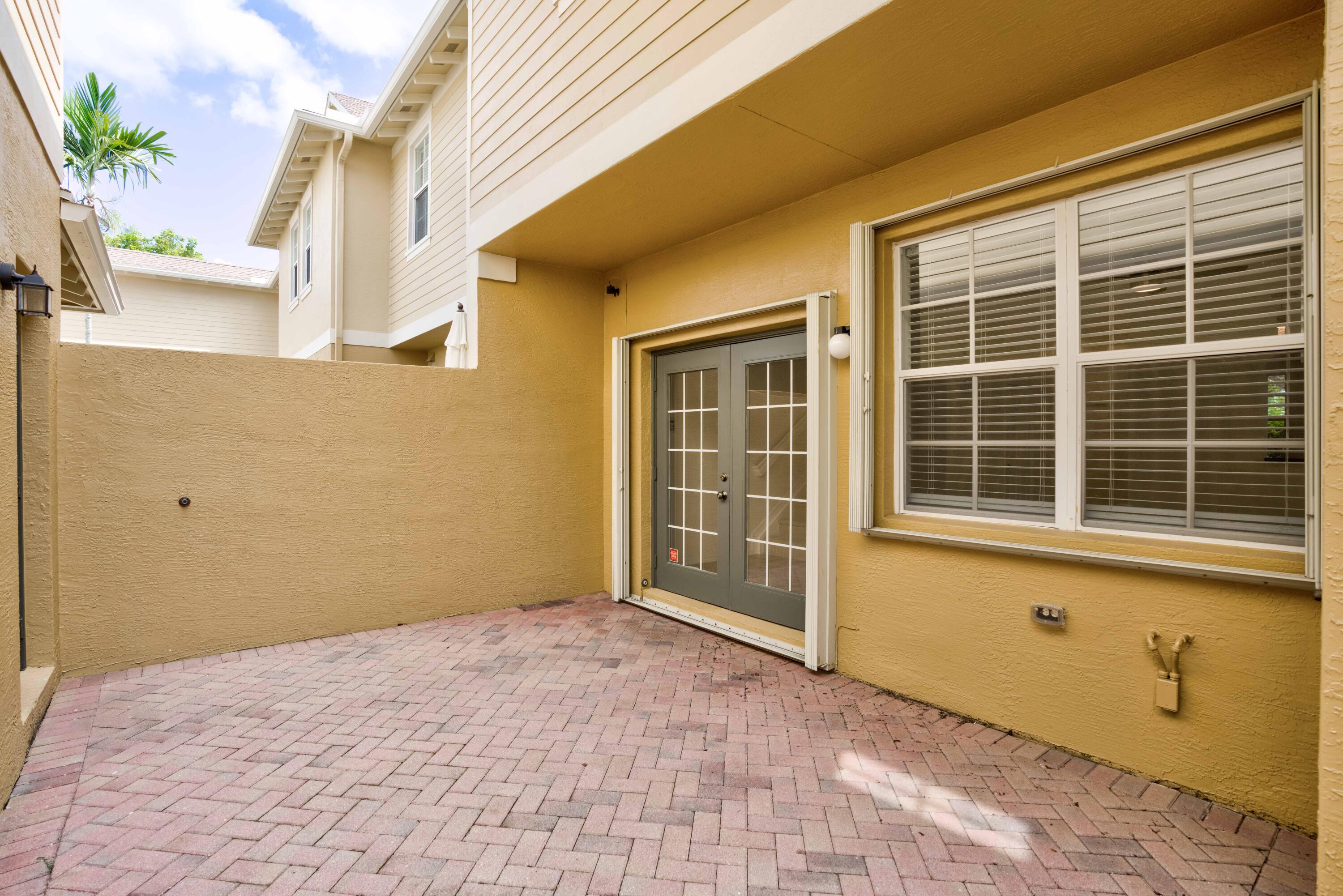 158 W Thatch Palm Circle Property Photo 32