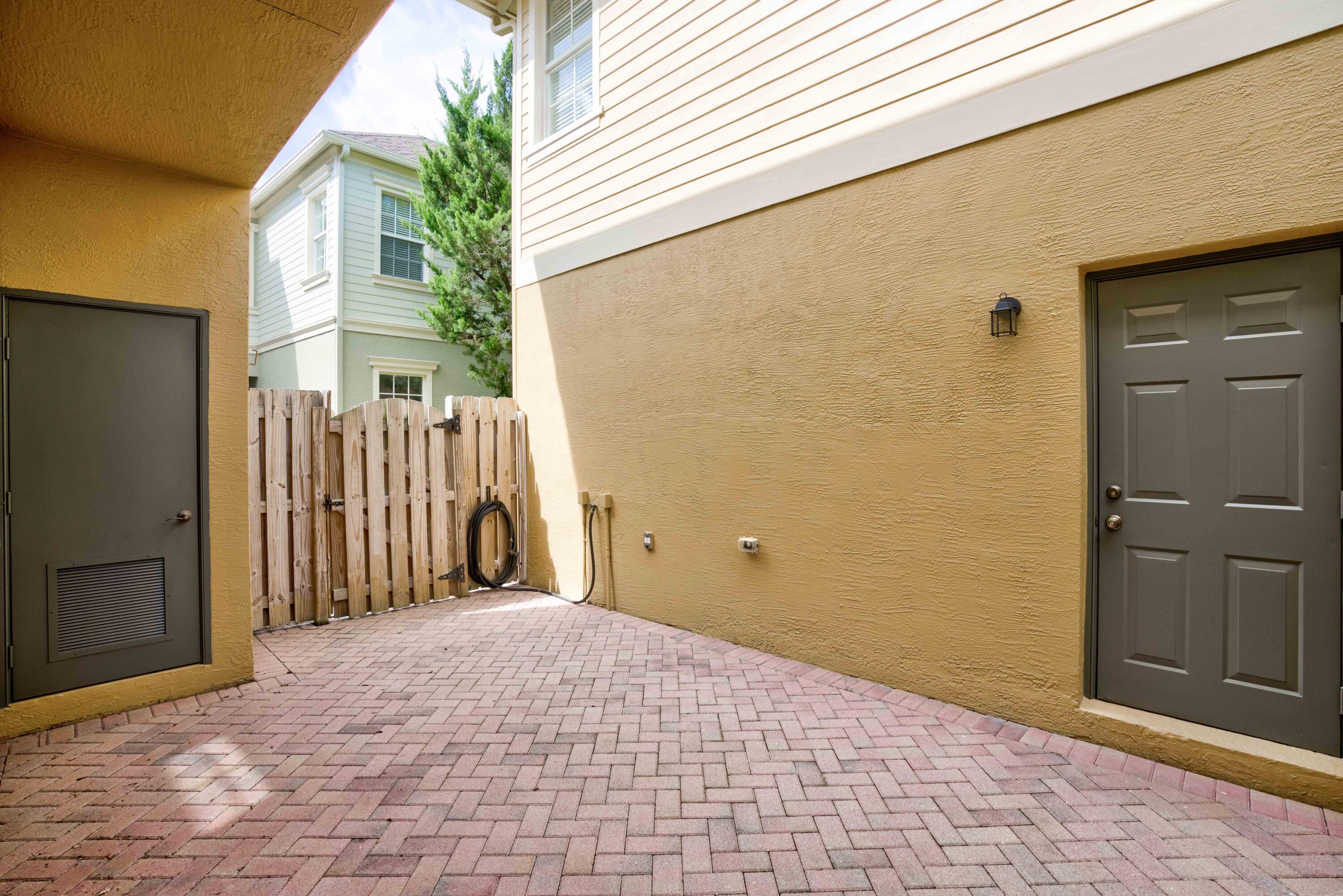158 W Thatch Palm Circle Property Photo 33
