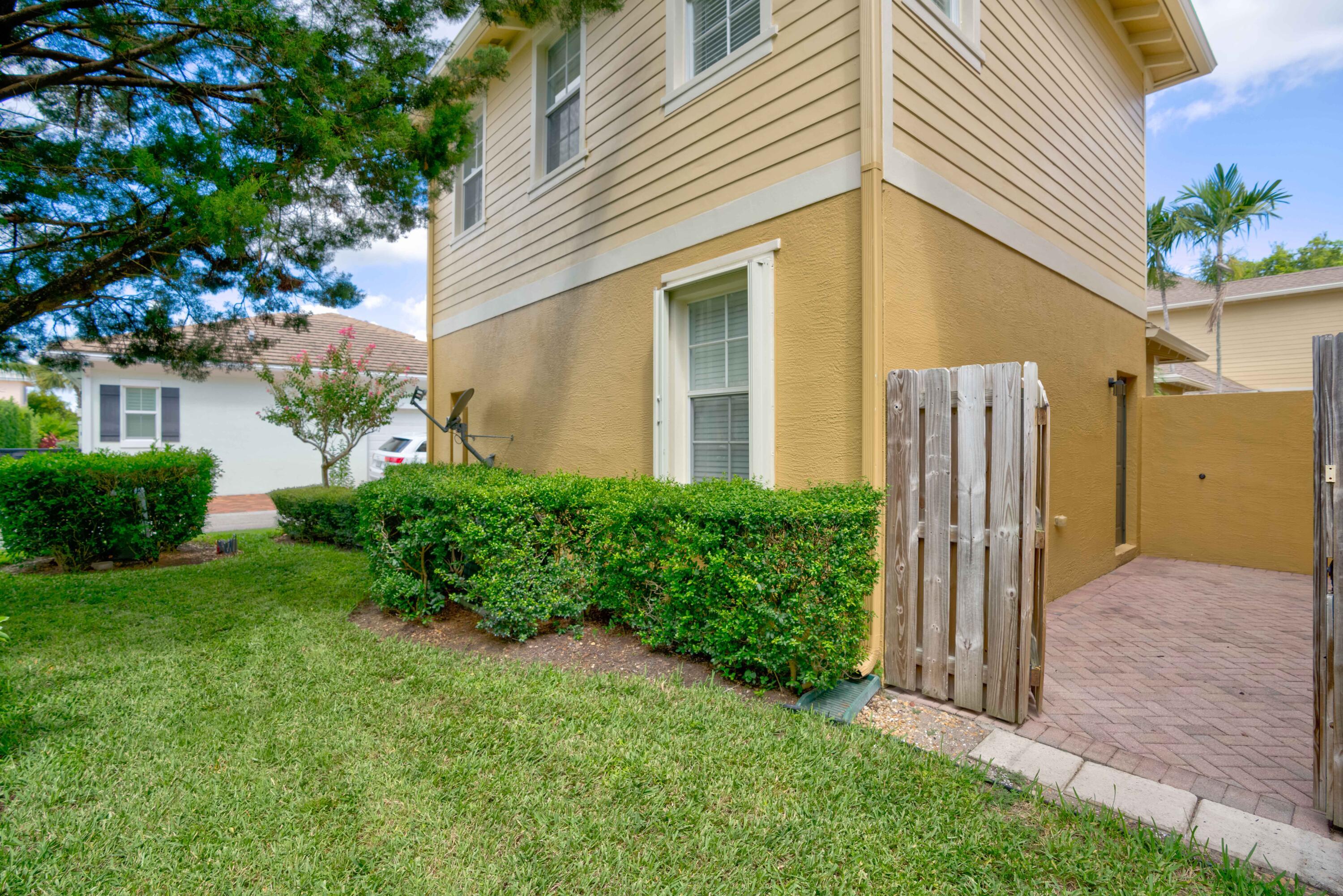 158 W Thatch Palm Circle Property Photo 34