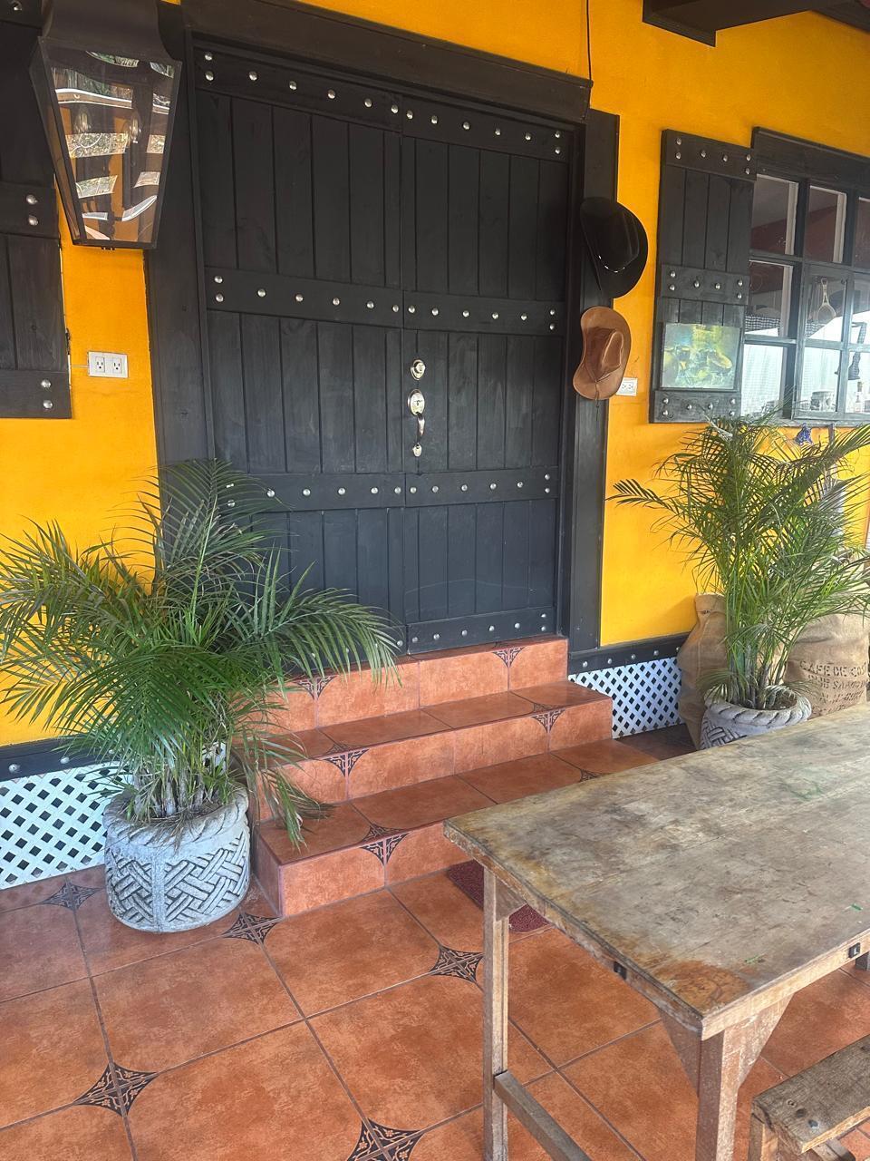 17 E Calle Cementerio E 17