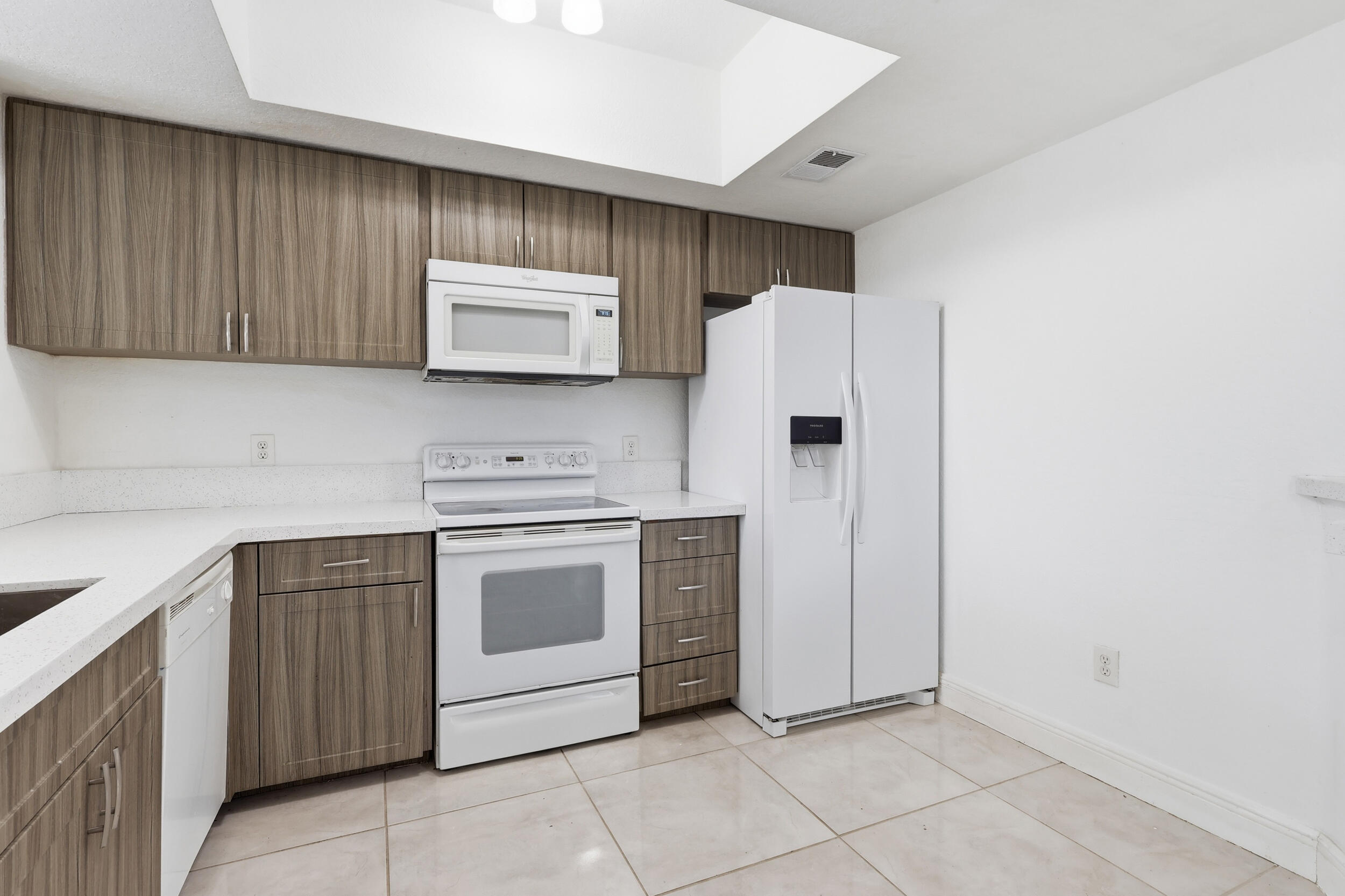 785 Sw 148th Avenue 1402 Property Photo 1