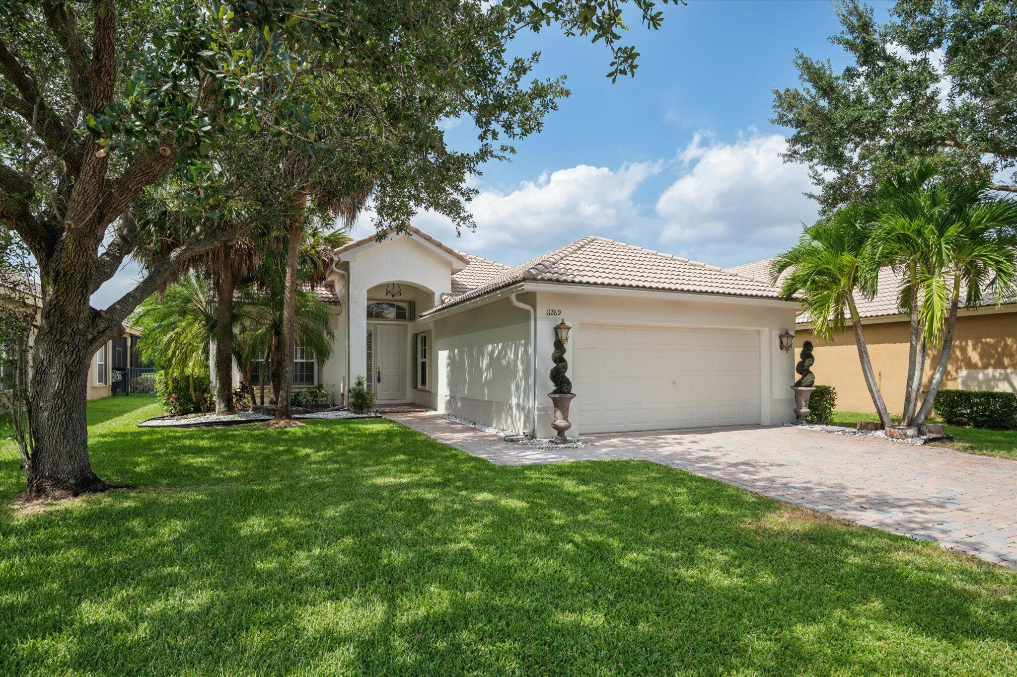 11289 Nw 65th Manor Property Photo 1