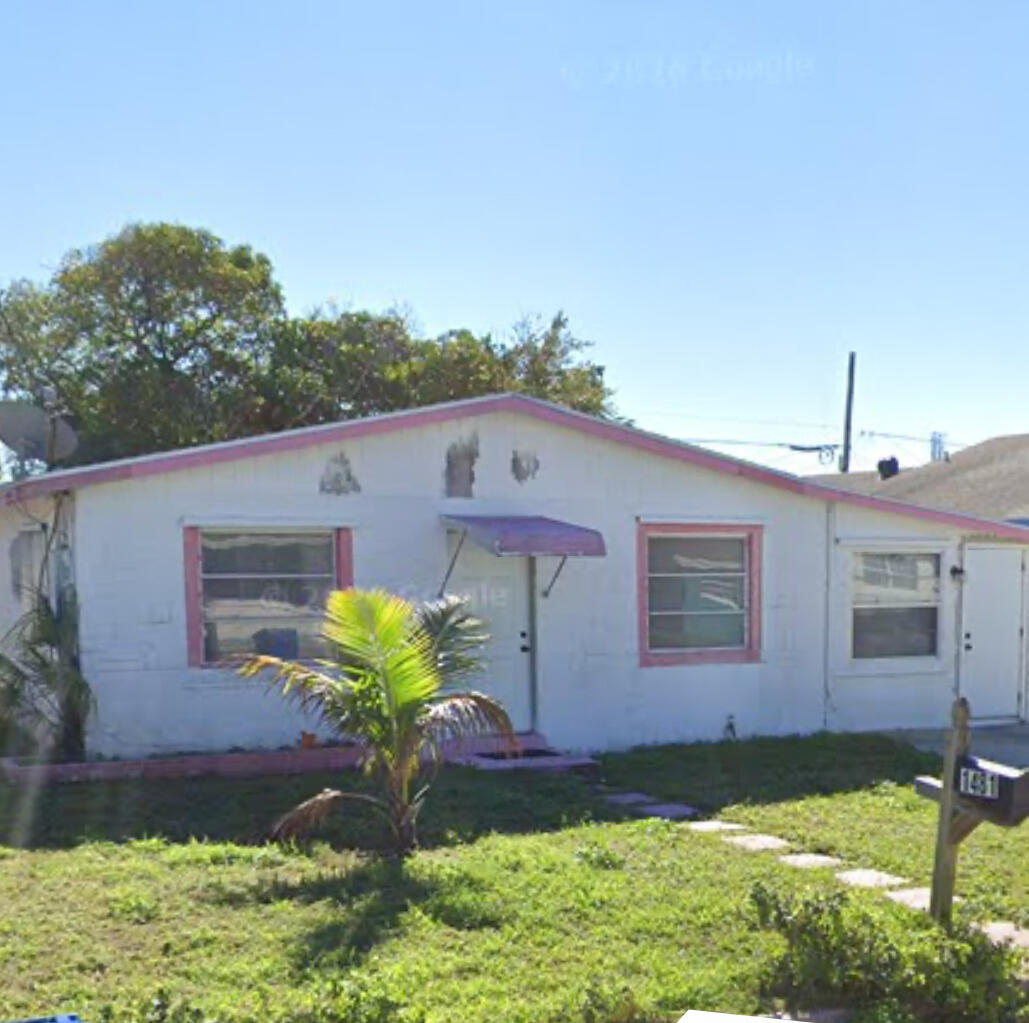 1481 W 32nd Street Property Photo 1