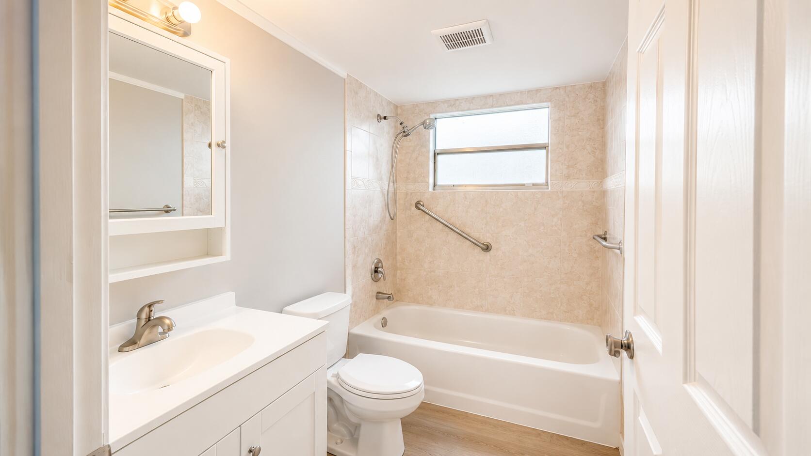 433 Saxony J Way Property Photo 8