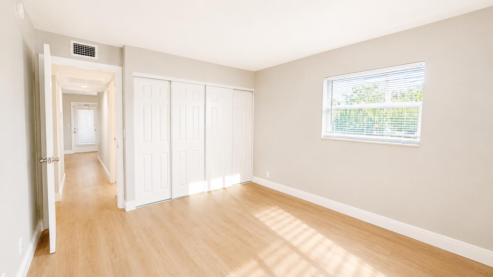 433 Saxony J Way Property Photo 10