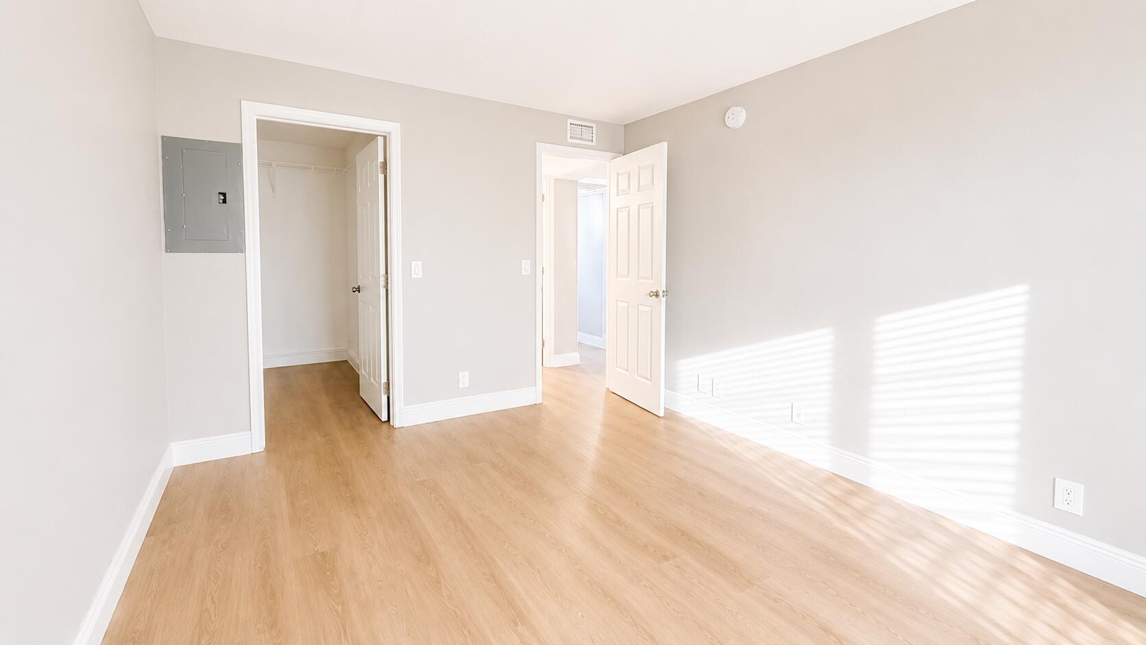 433 Saxony J Way Property Photo 12