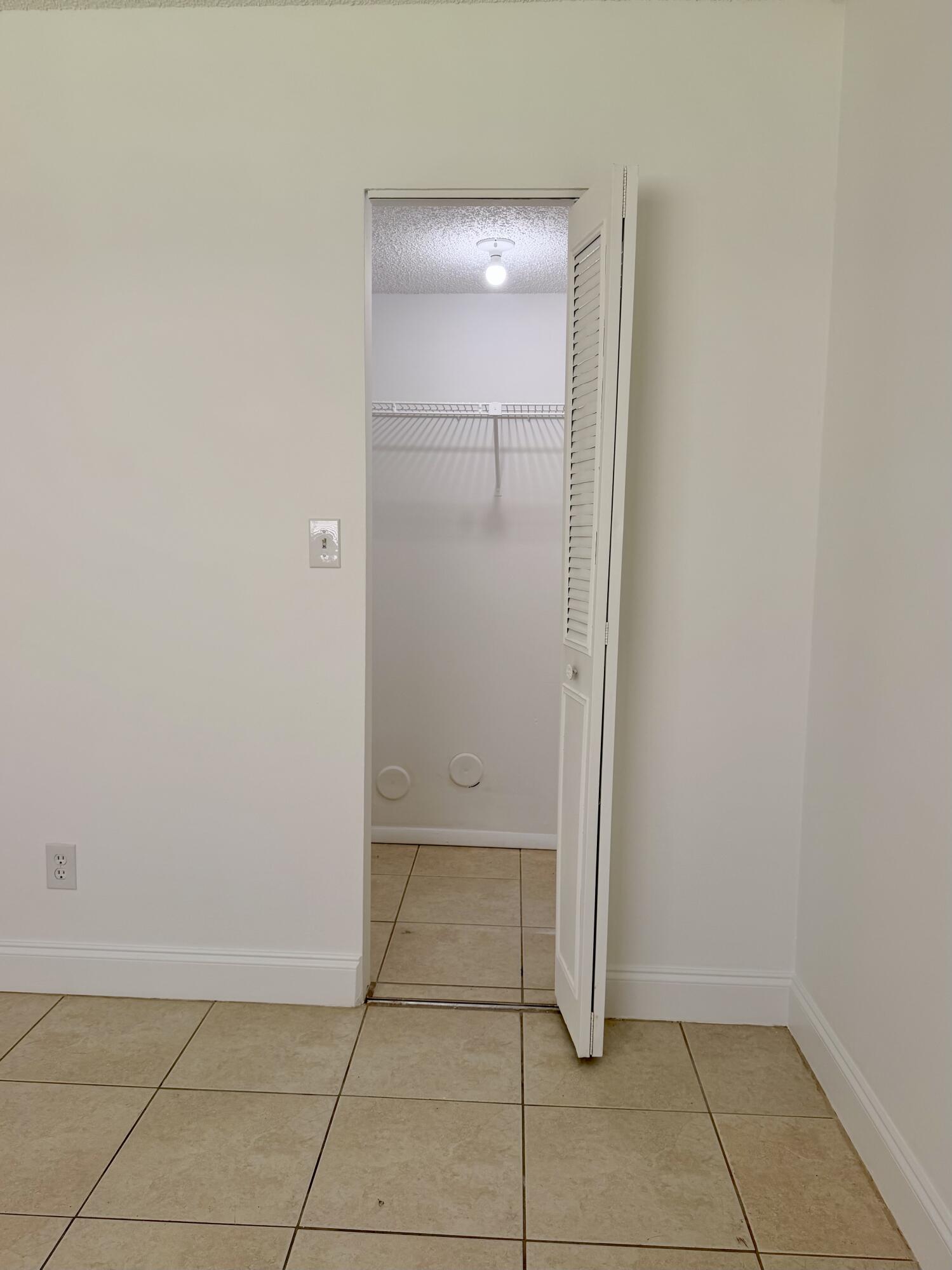 1245 S Flagler Avenue 303 Property Photo 4