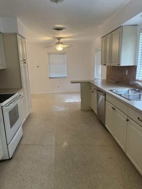 860 Nw 65th Avenue Property Photo 13