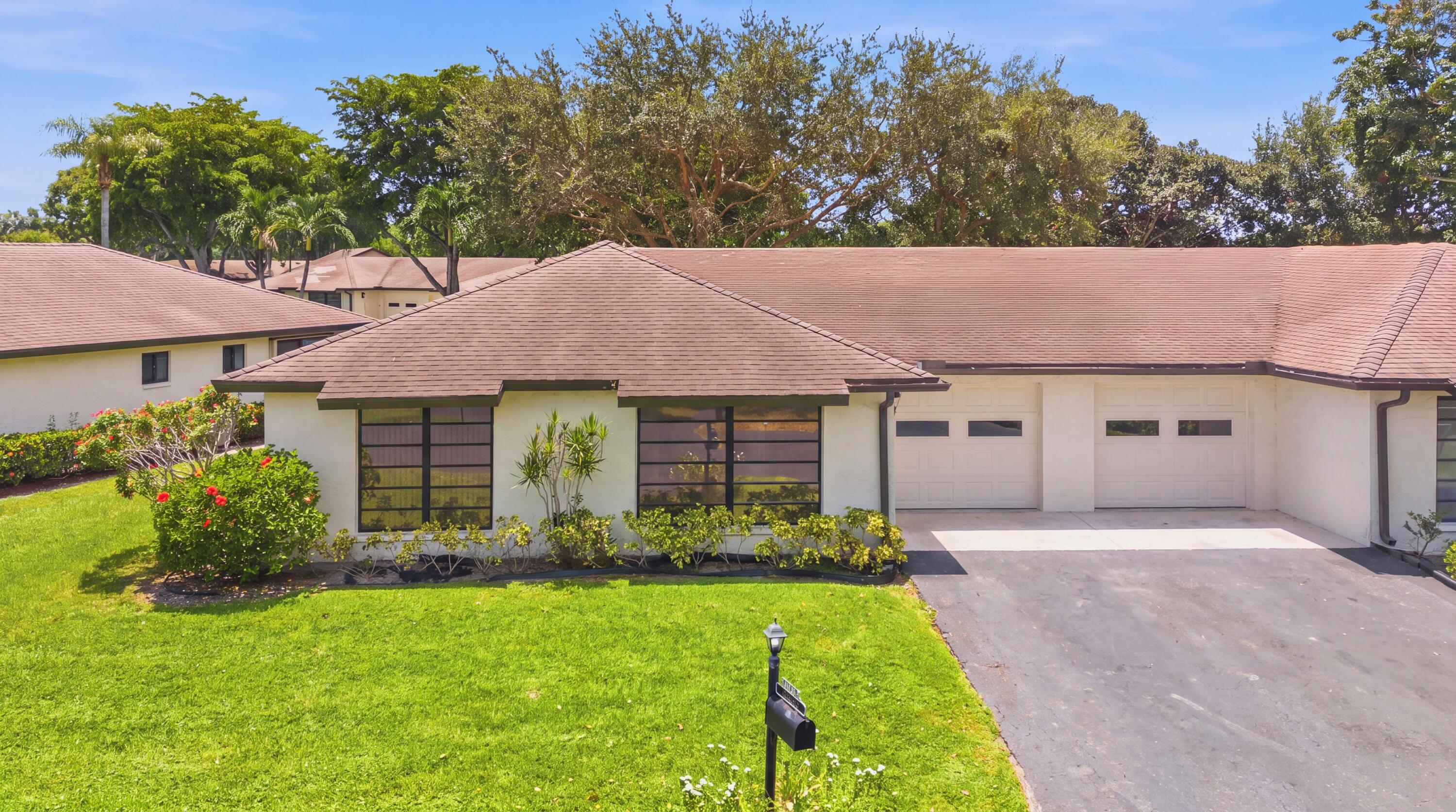 4675 ROBINWOOD Circle A Property Photo 1