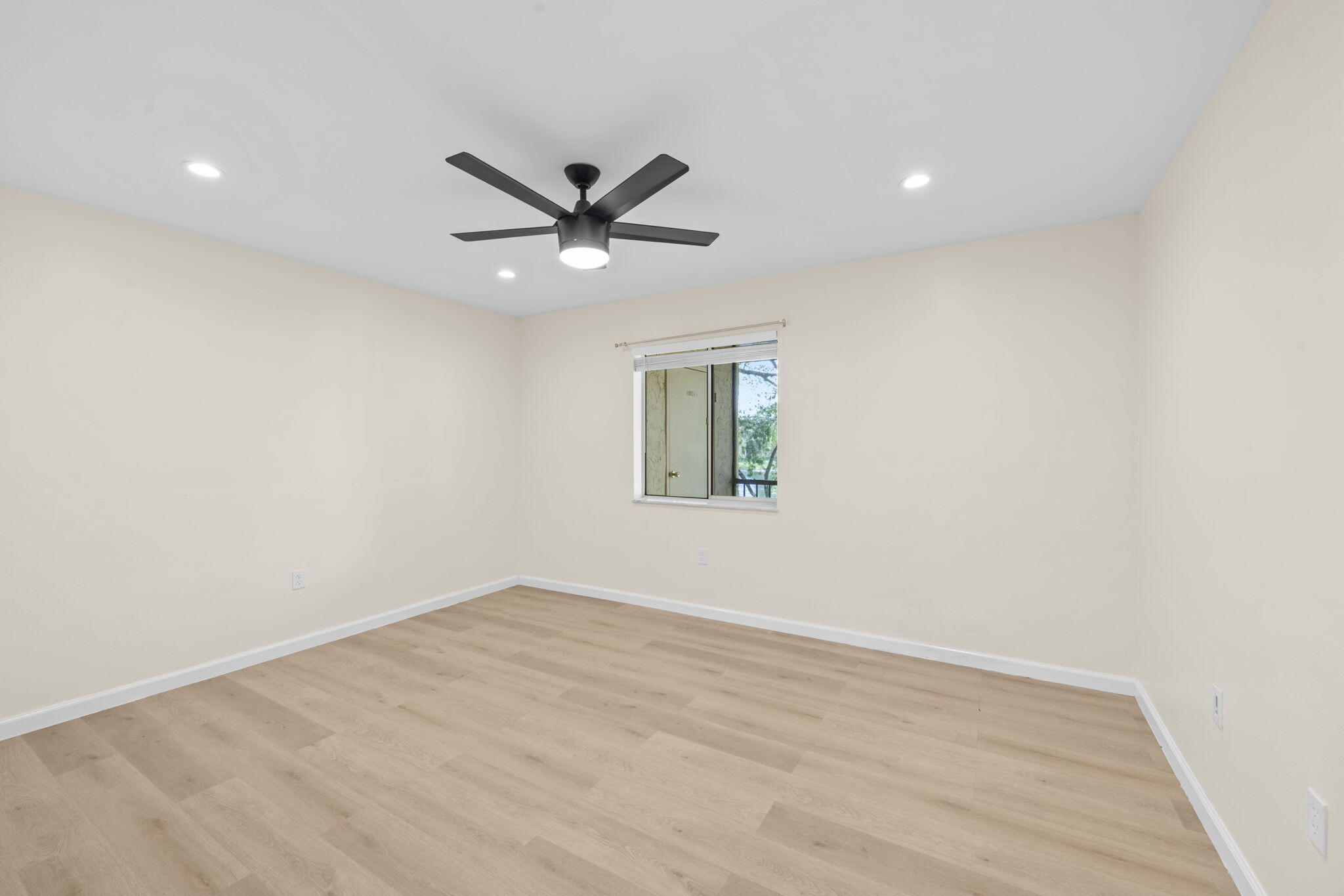 830 Sw 9th Street Circle 204 Property Photo 6