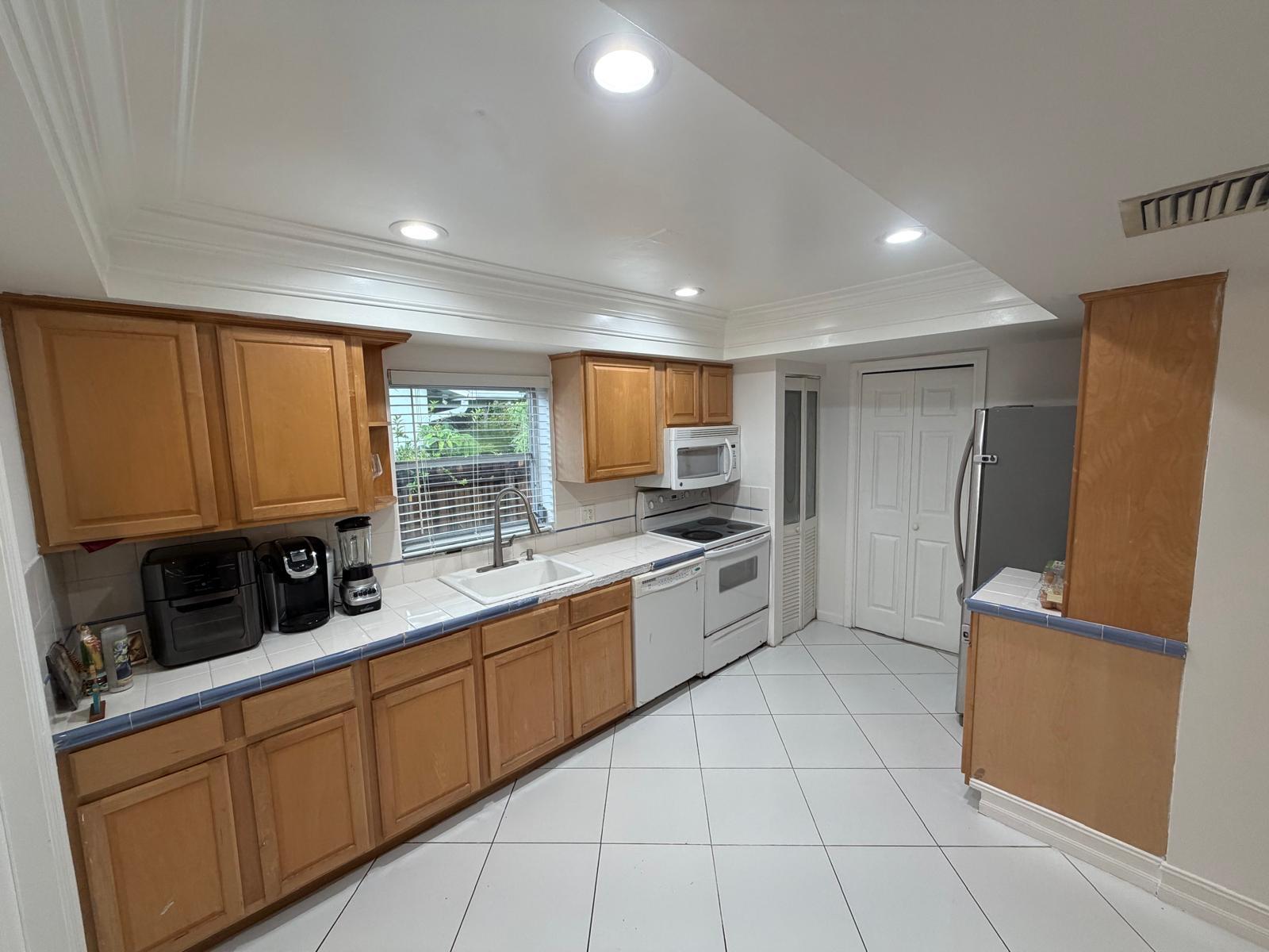 10241 Sleepy Brook Way Property Photo 3