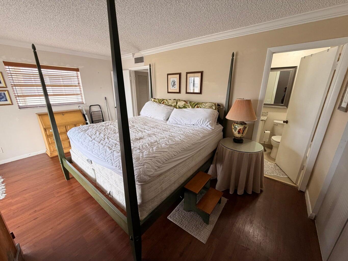 569 Normandy L Property Photo 6