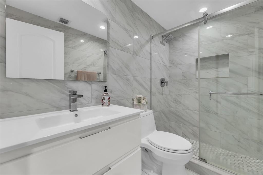 3233 Ne 34th Street 1112a Property Photo 6