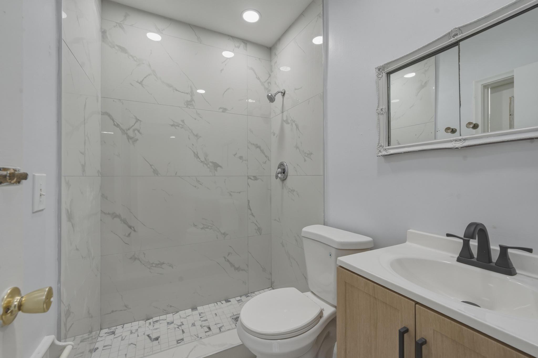 1114 Johnson Street Property Photo 13