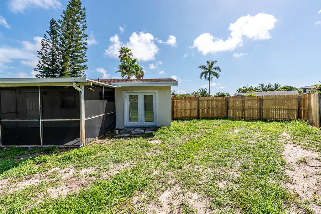 314 E Gateway Boulevard Property Photo 6