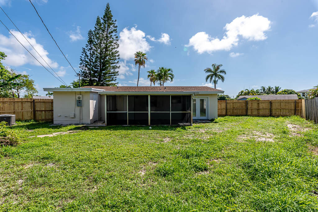 314 E Gateway Boulevard Property Photo 8