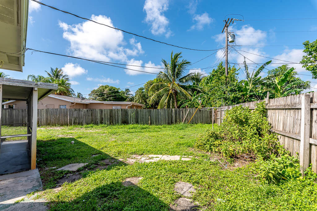 314 E Gateway Boulevard Property Photo 10