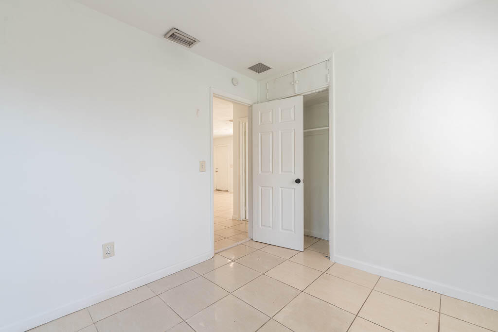 314 E Gateway Boulevard Property Photo 14