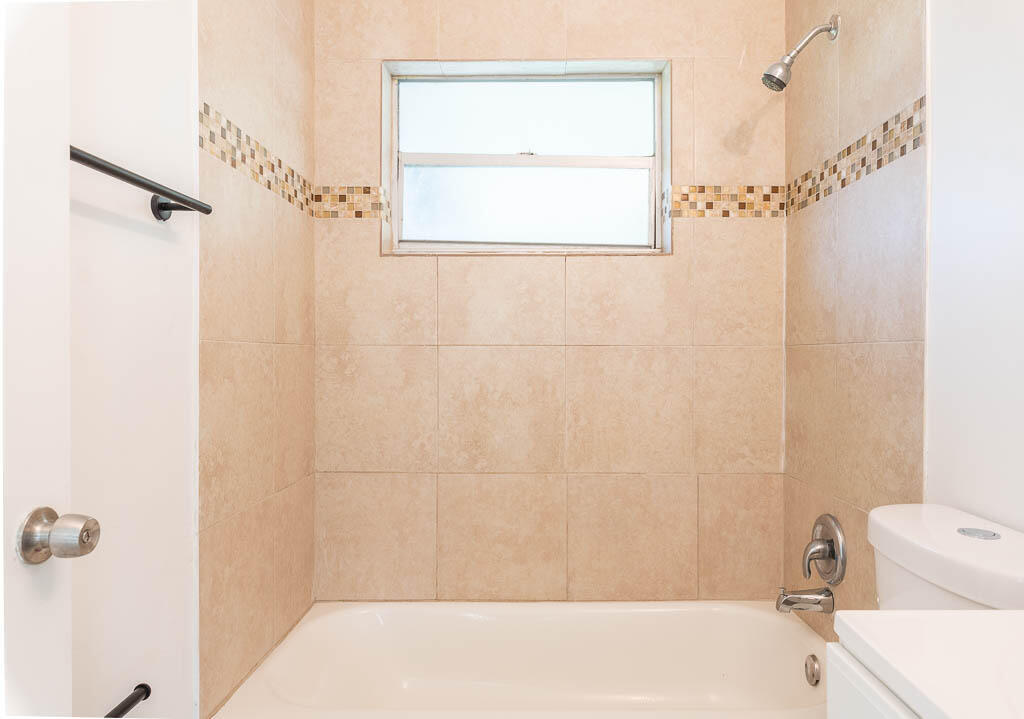 314 E Gateway Boulevard Property Photo 16