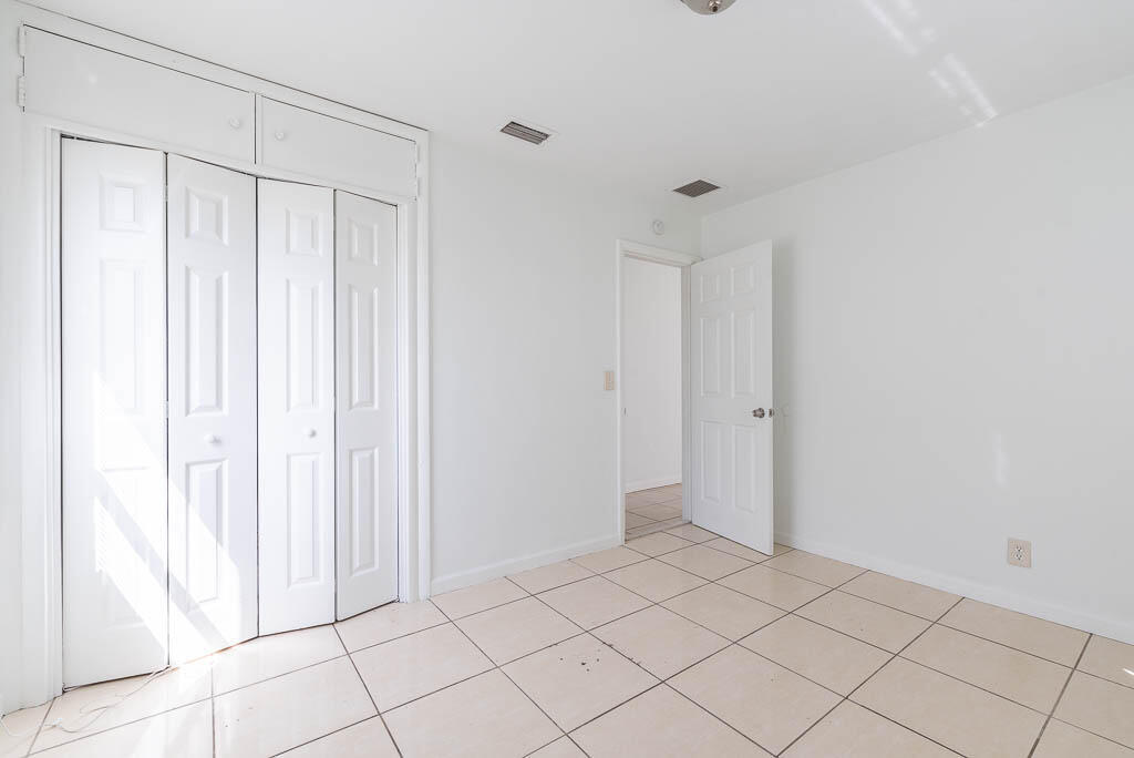 314 E Gateway Boulevard Property Photo 18