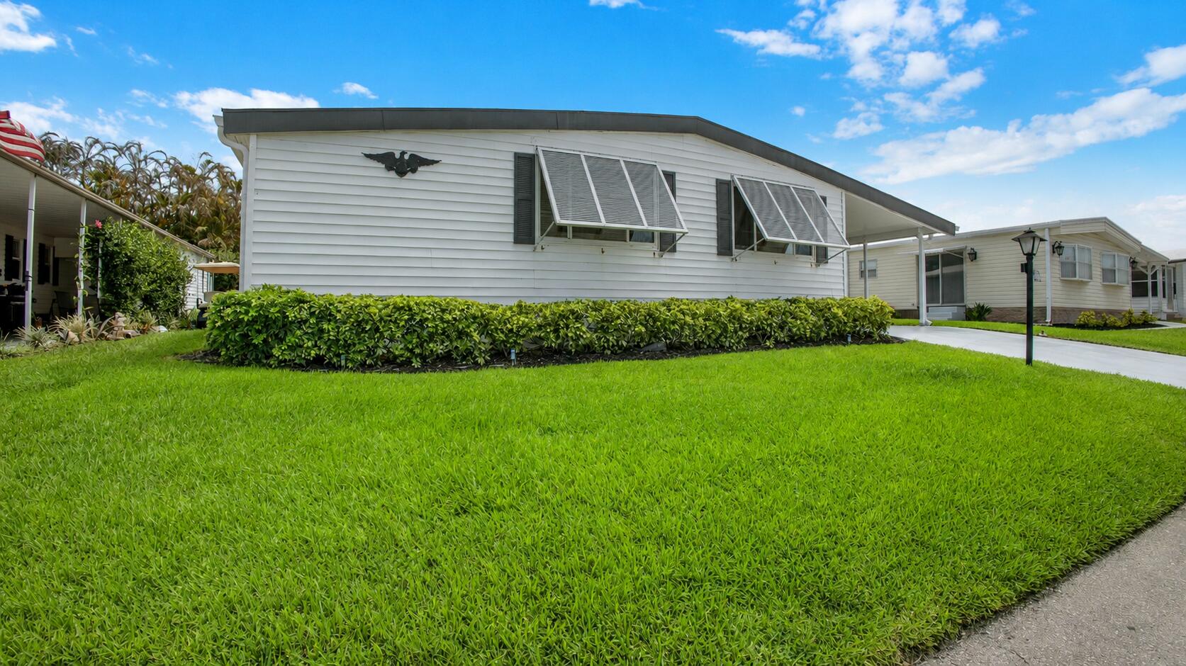 140 Ne Pinelake Village Boulevard Property Photo 4