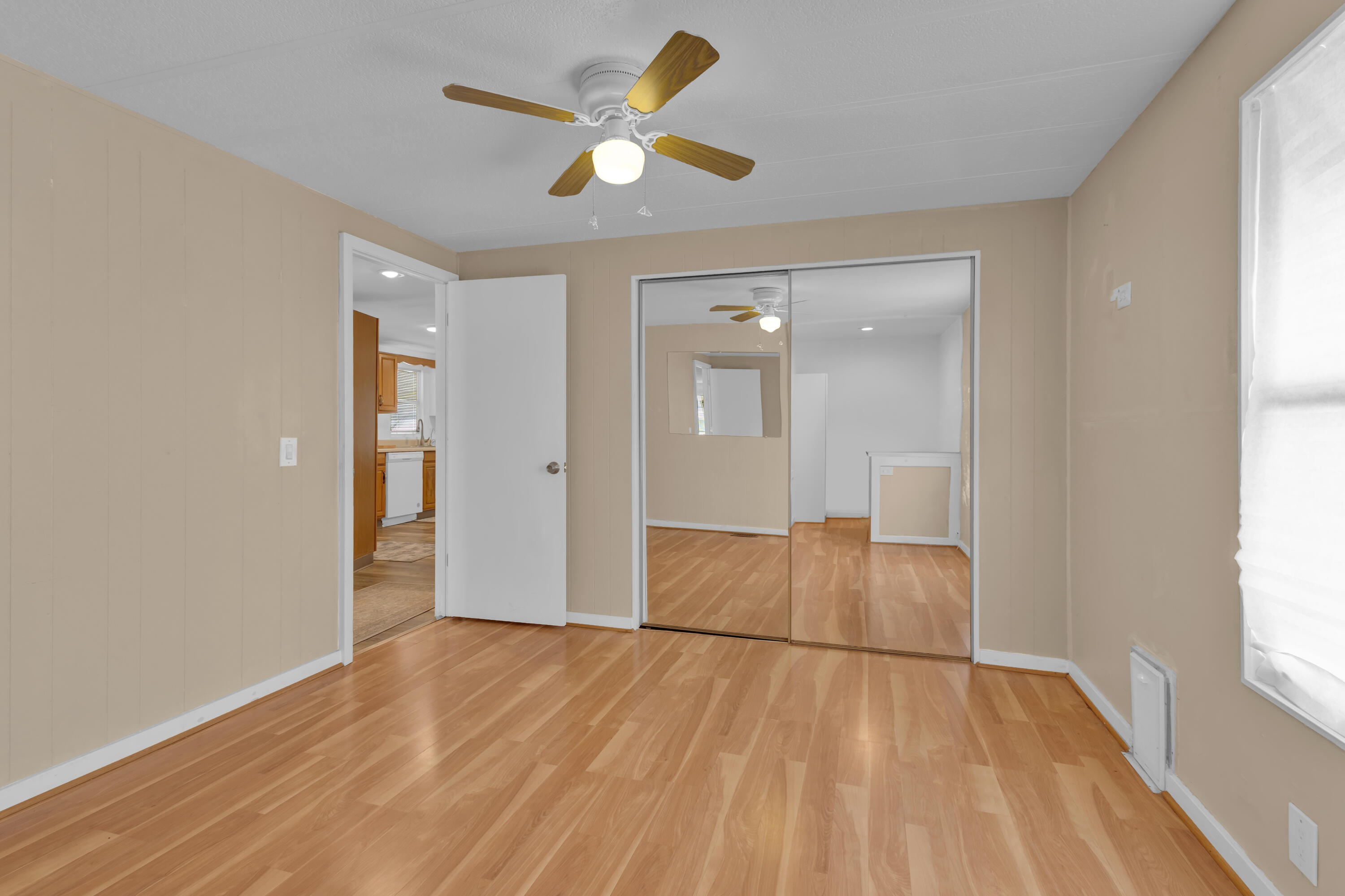 140 Ne Pinelake Village Boulevard Property Photo 33
