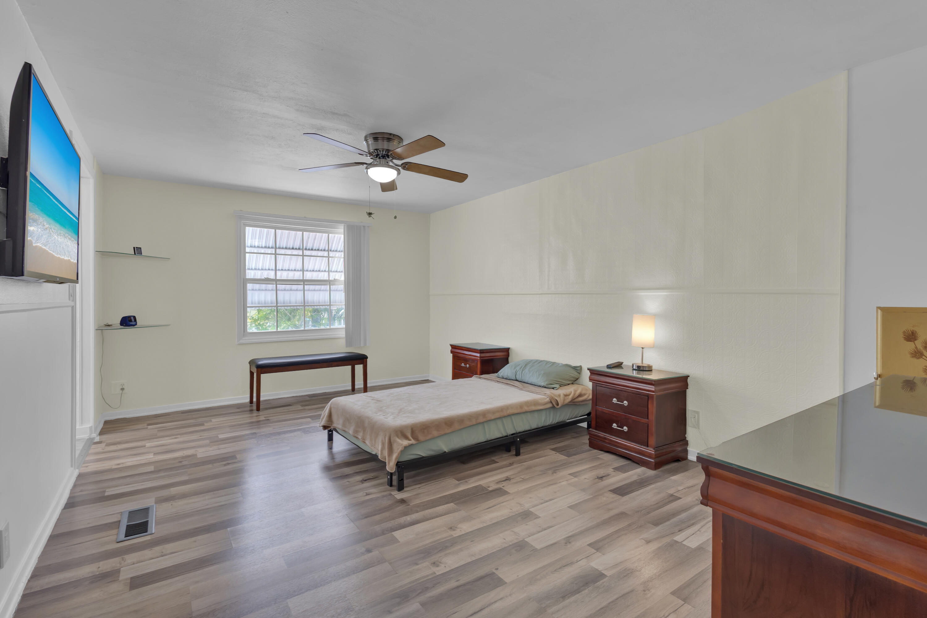 140 Ne Pinelake Village Boulevard Property Photo 37