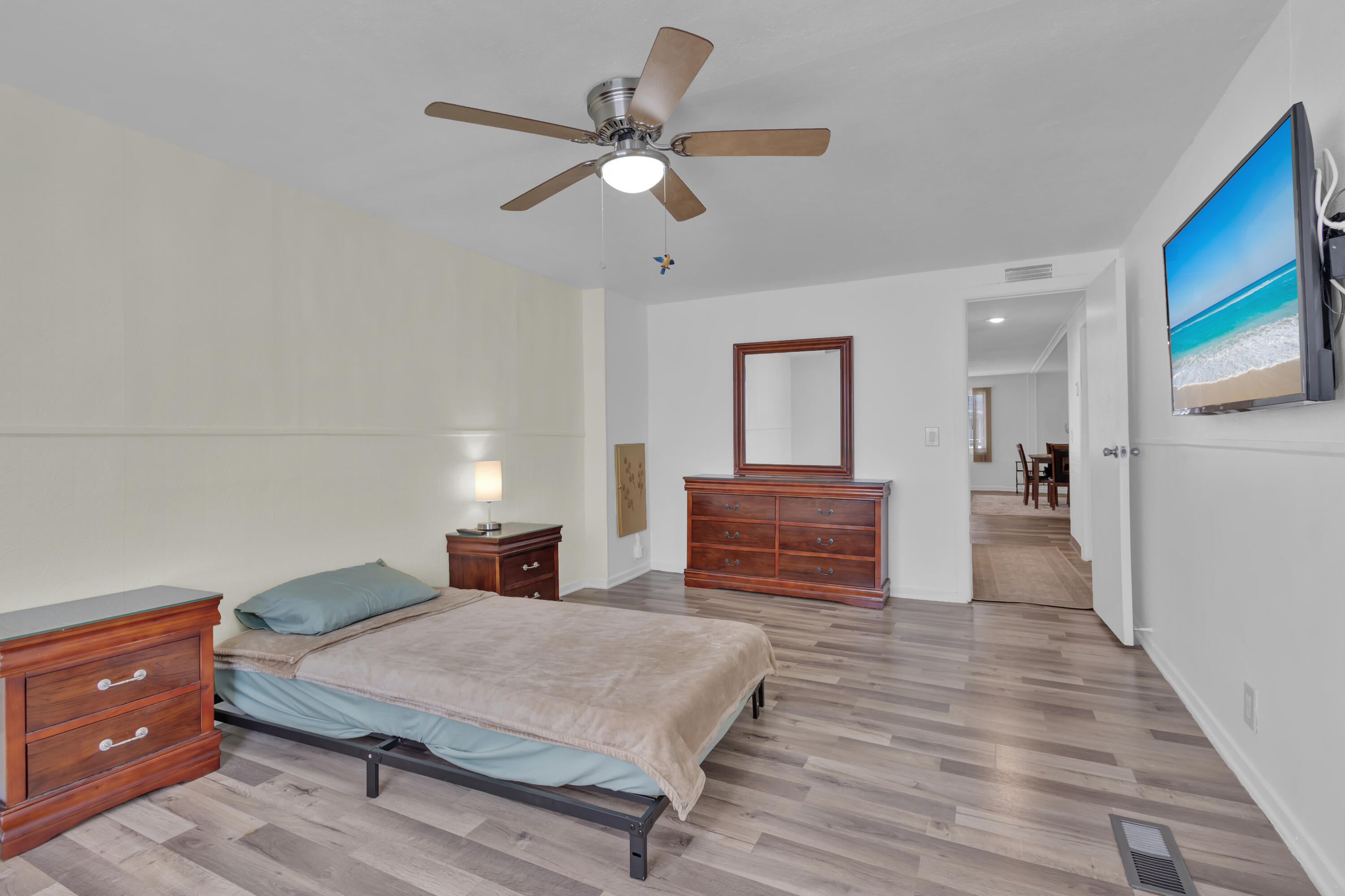140 Ne Pinelake Village Boulevard Property Photo 40