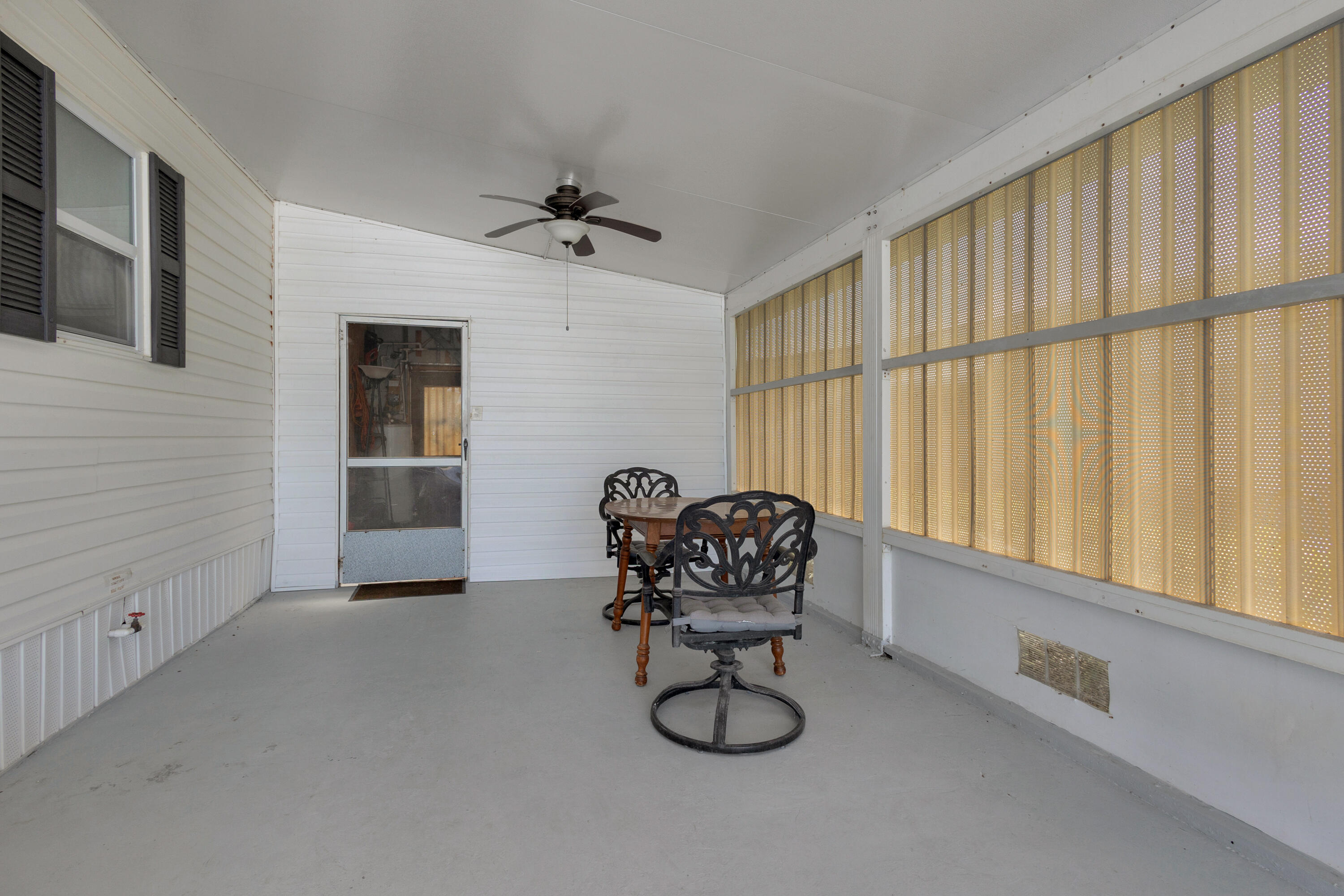 140 Ne Pinelake Village Boulevard Property Photo 58