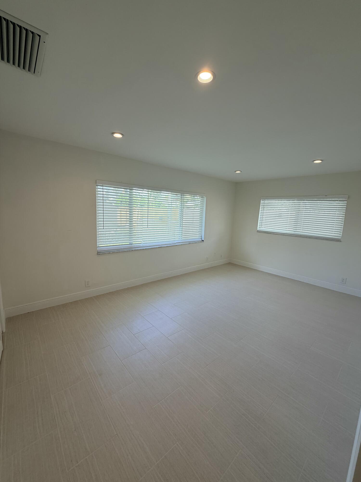 2648 Ne 9th Street Property Photo 8