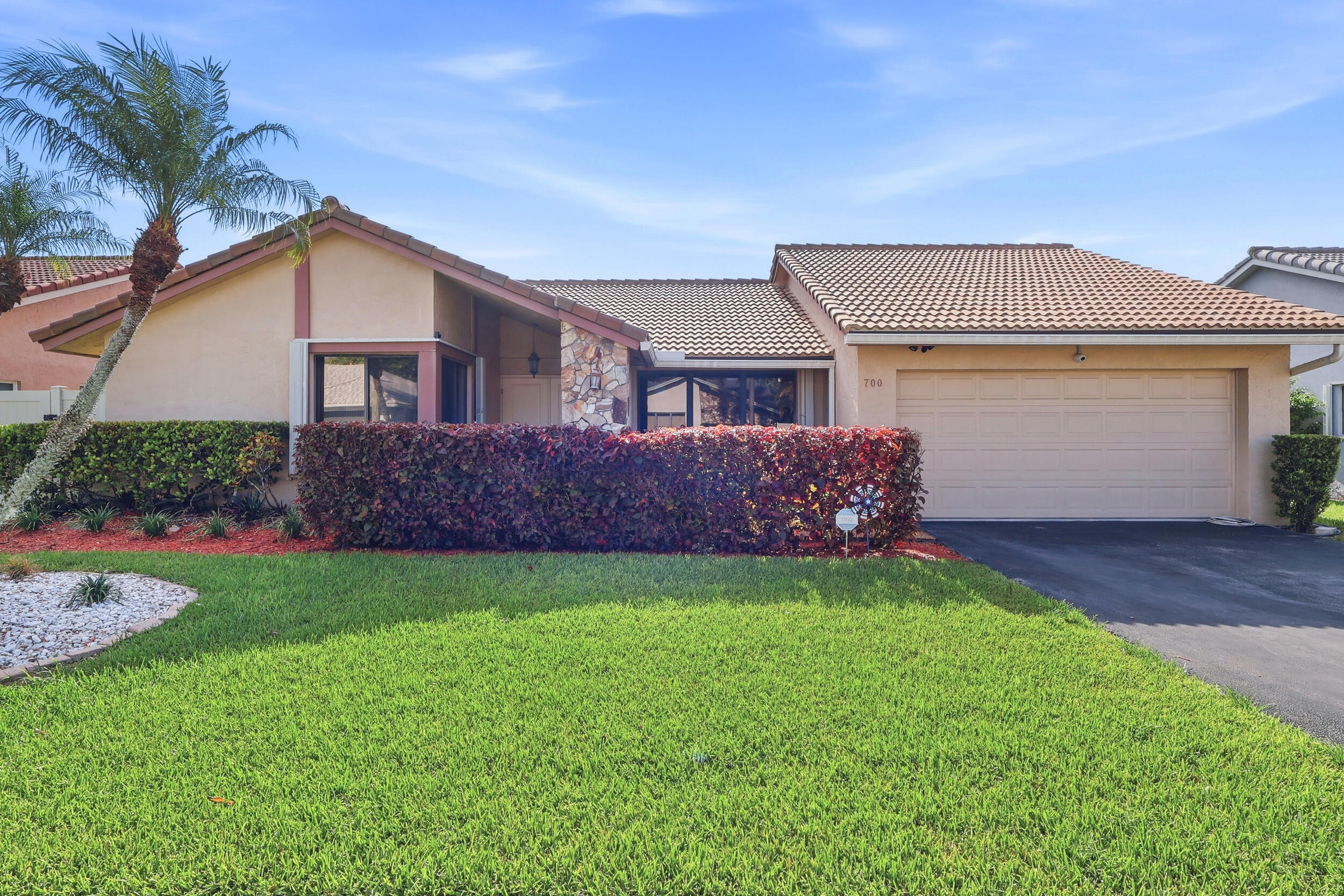 700 NW 102ND Way