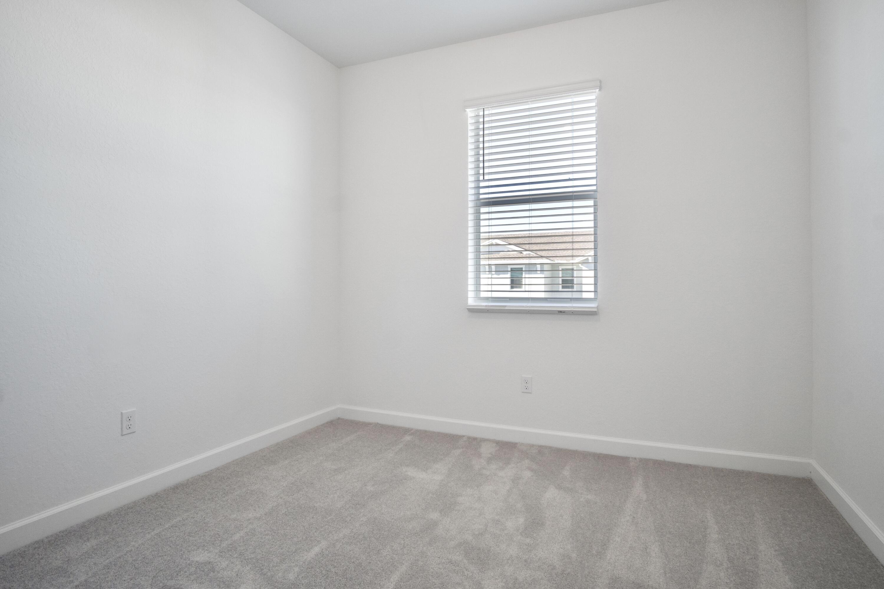 381 Se Crossoak Lane Property Photo 17