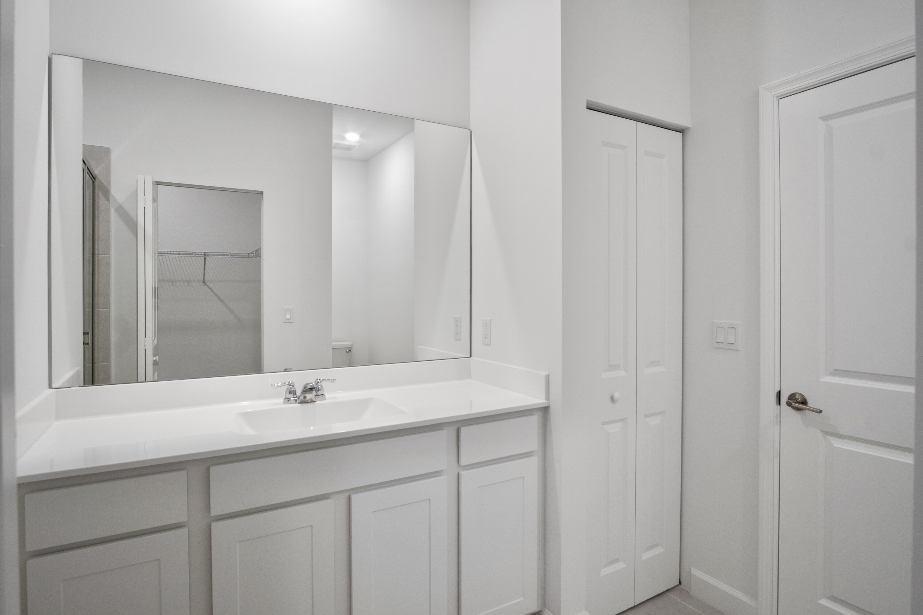 381 Se Crossoak Lane Property Photo 27