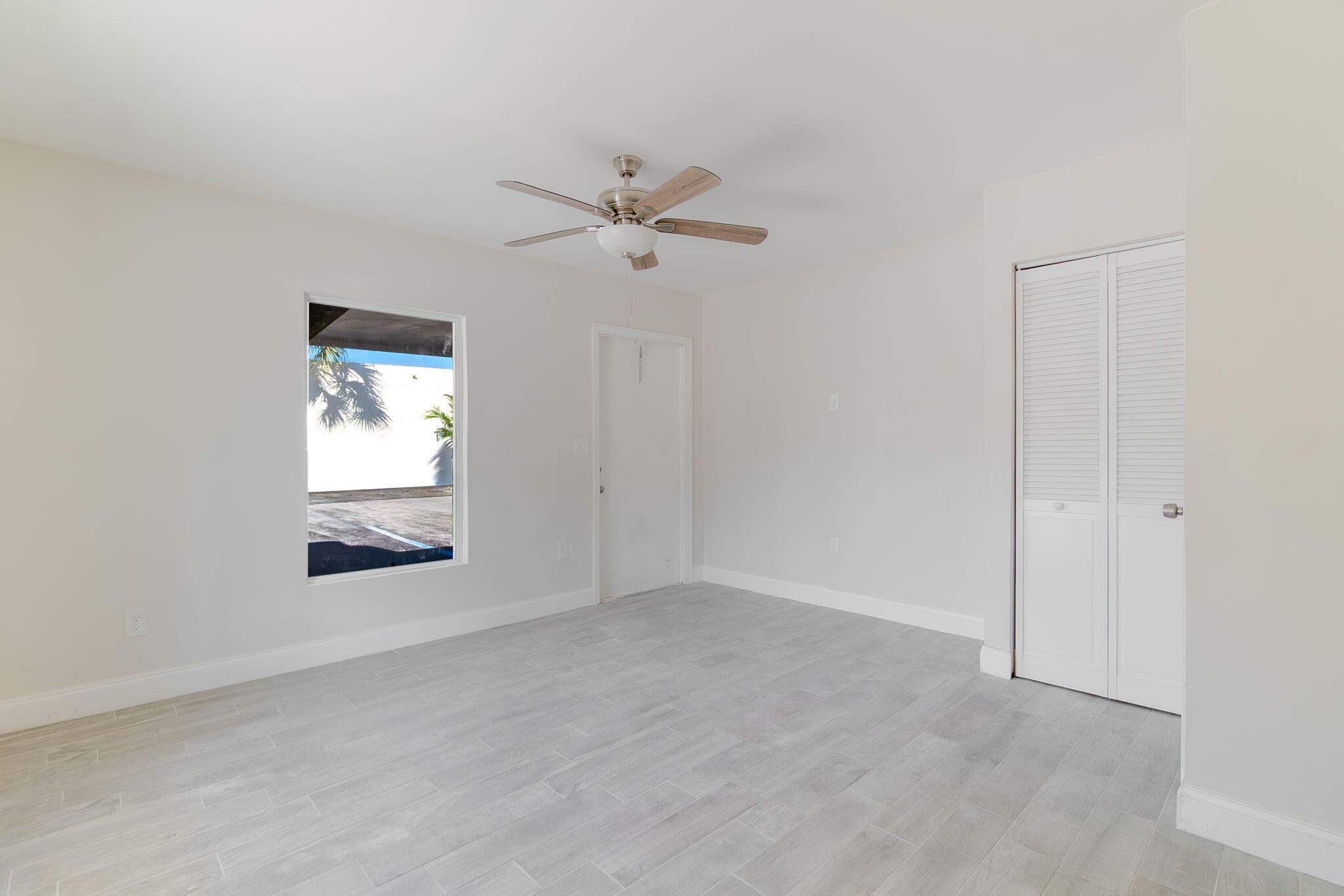 400 S Federal Highway Property Photo 6