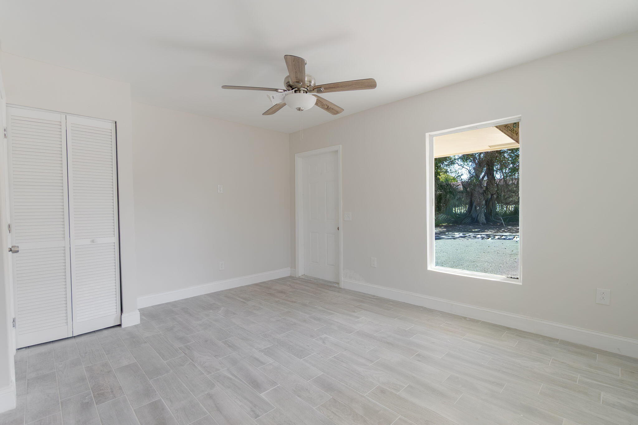 400 S Federal Highway Property Photo 10